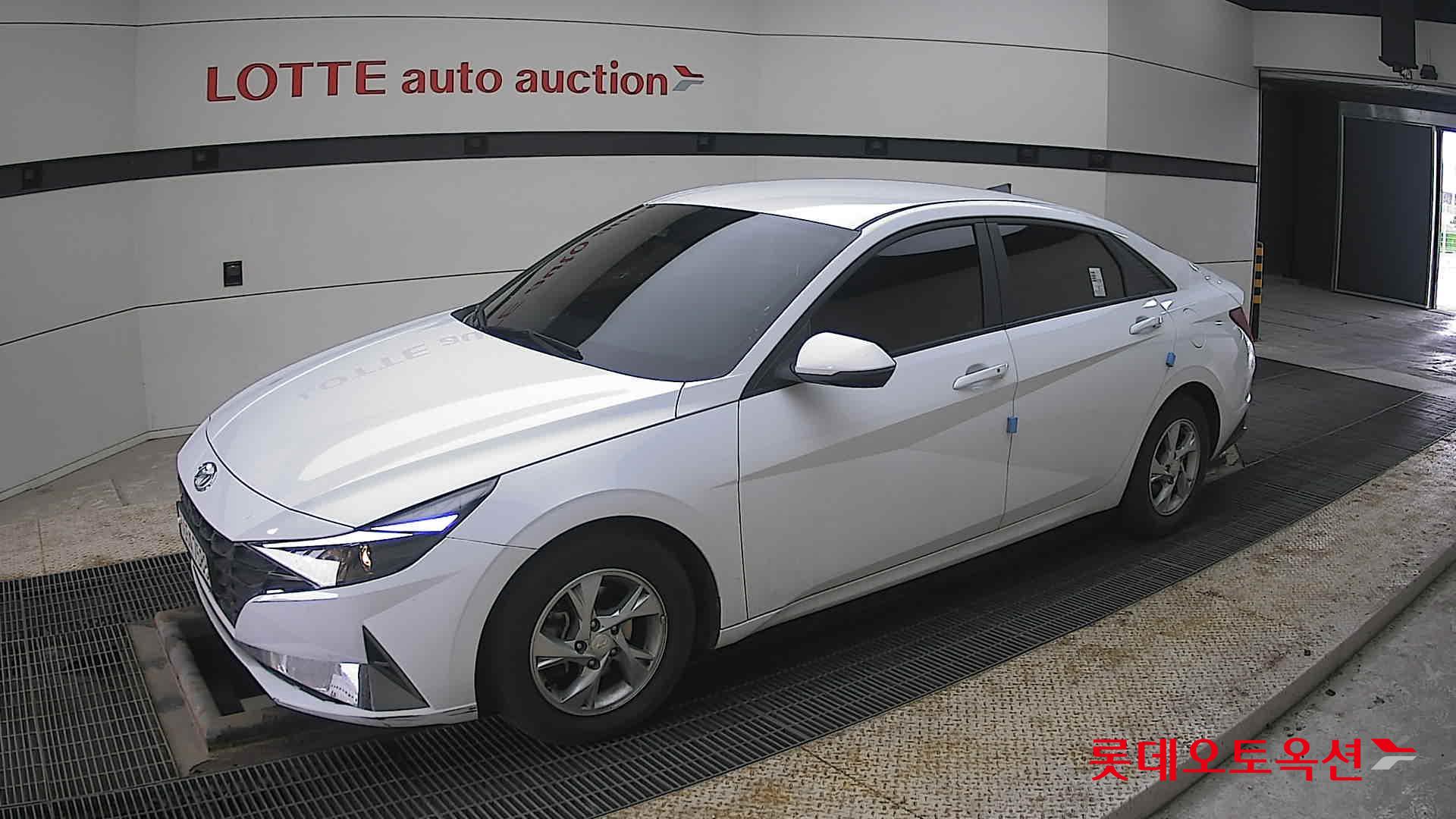 Hyundai Elantra 2022 - Image 11