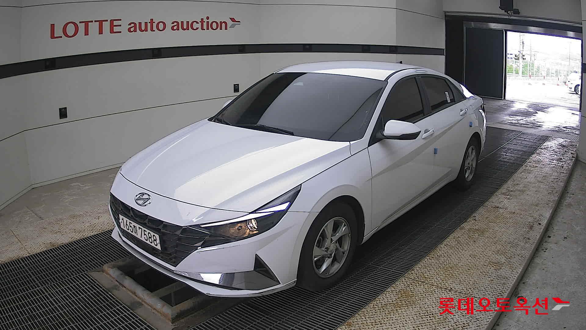 Hyundai Elantra 2022 - Image 3