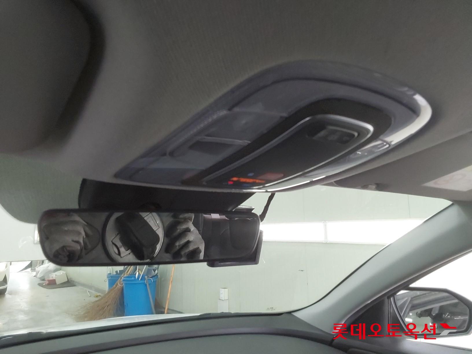 Hyundai Elantra 2022 - Image 31