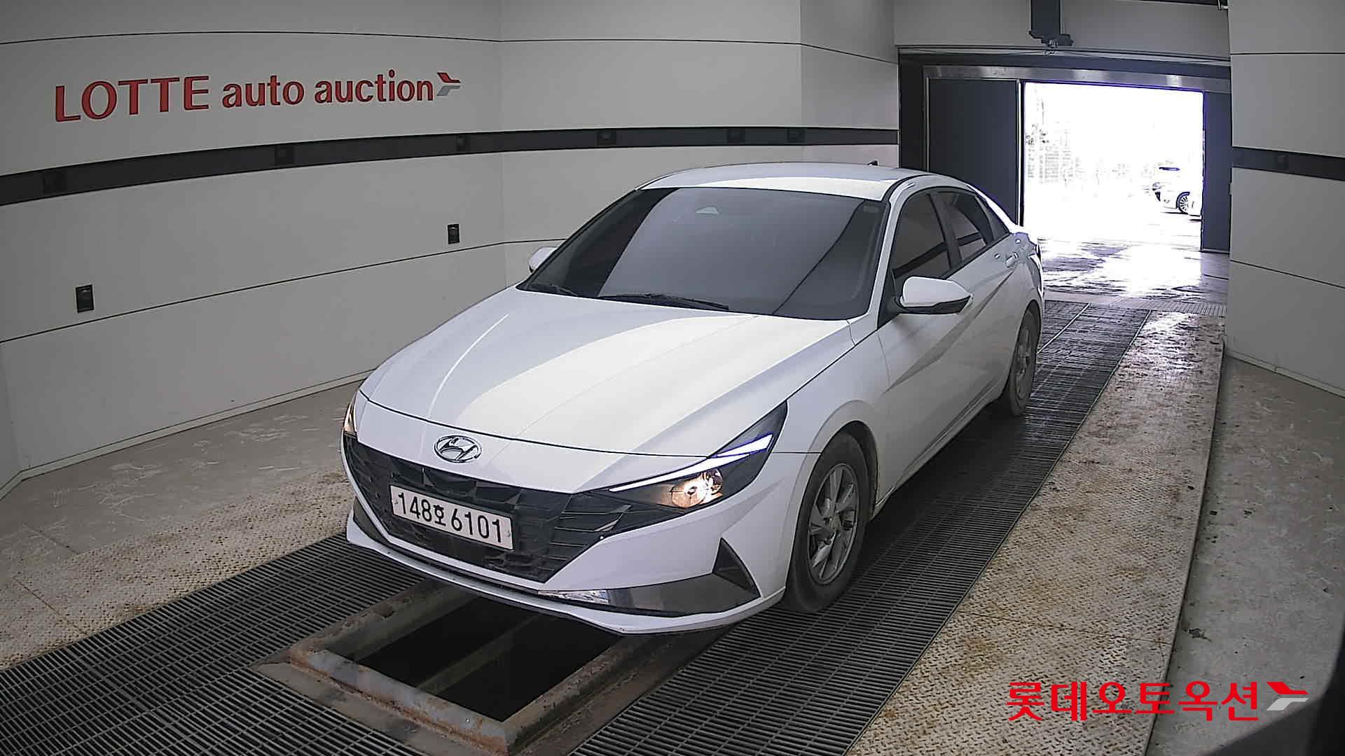 2021 - Hyundai AVANTE
