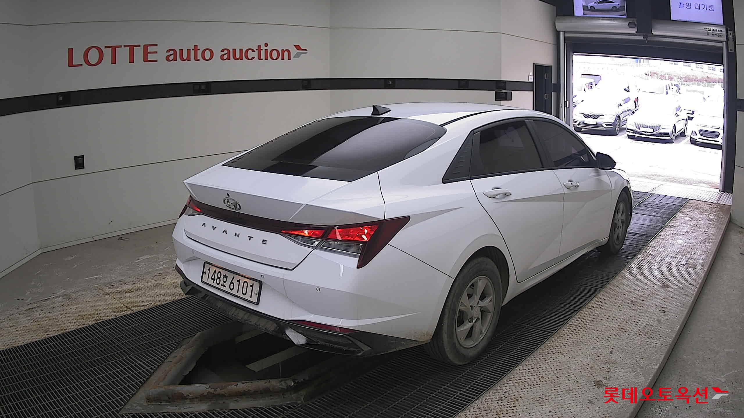 2021 - Hyundai AVANTE