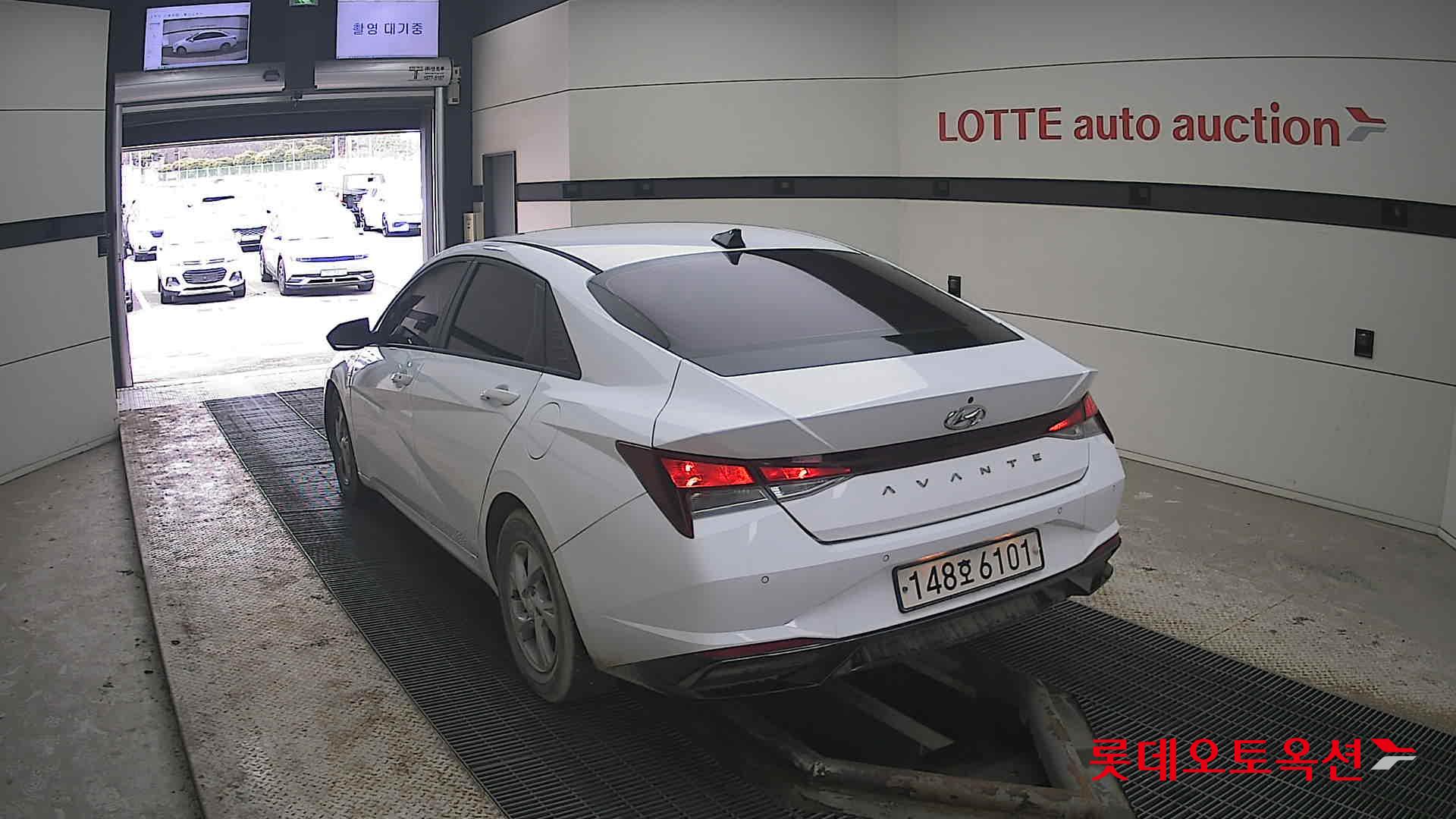 2021 - Hyundai AVANTE