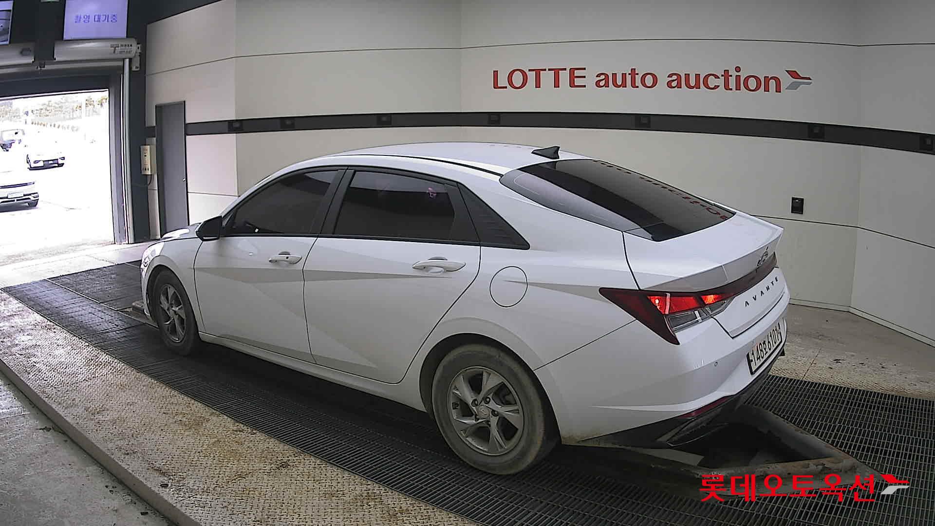 2021 - Hyundai AVANTE