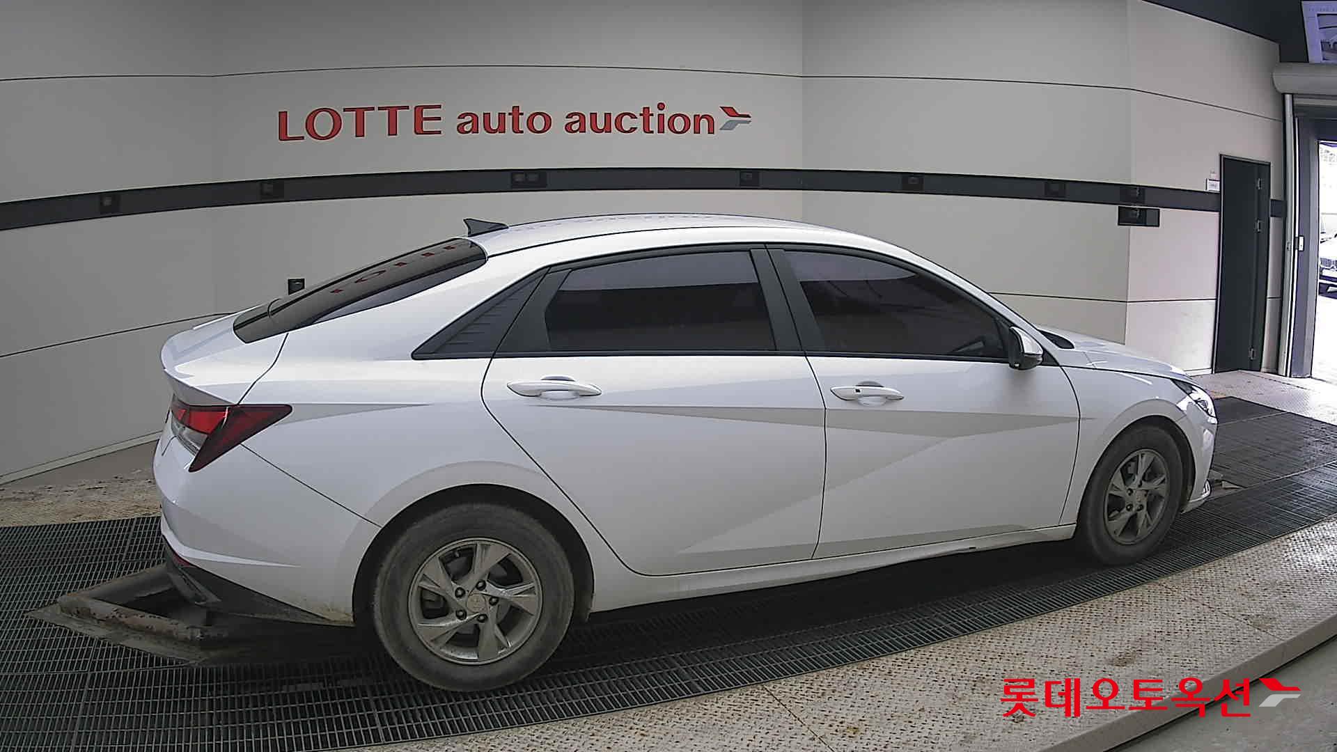 2021 - Hyundai AVANTE