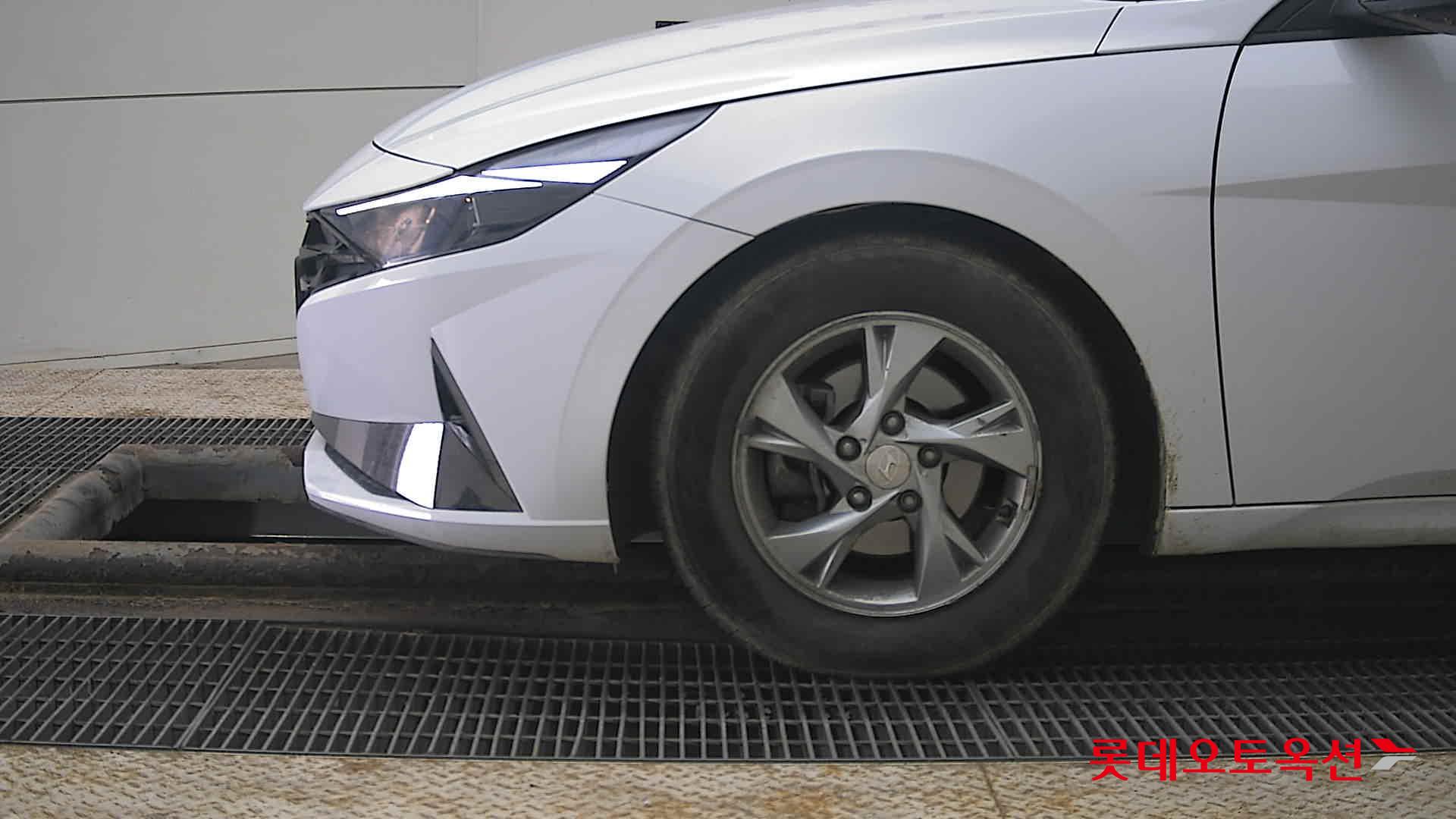 2021 - Hyundai AVANTE