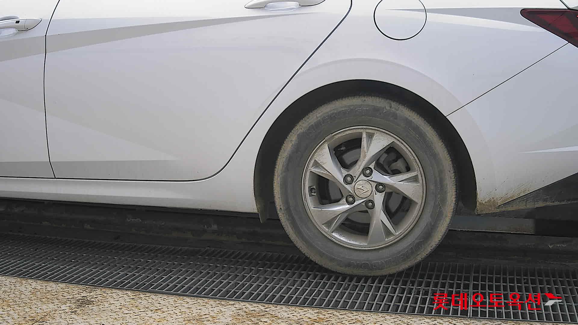 2021 - Hyundai AVANTE