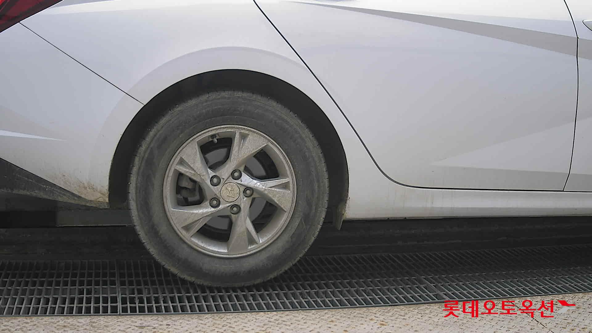 2021 - Hyundai AVANTE