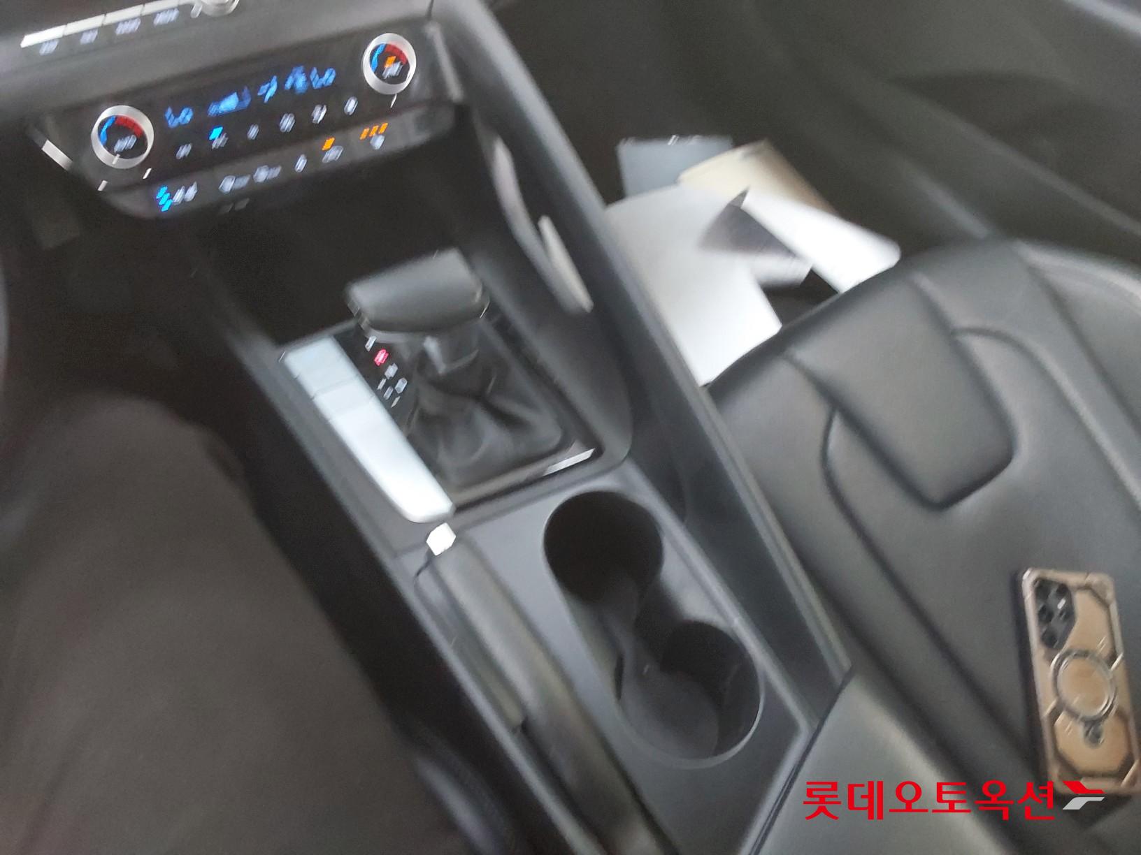 2021 - Hyundai AVANTE