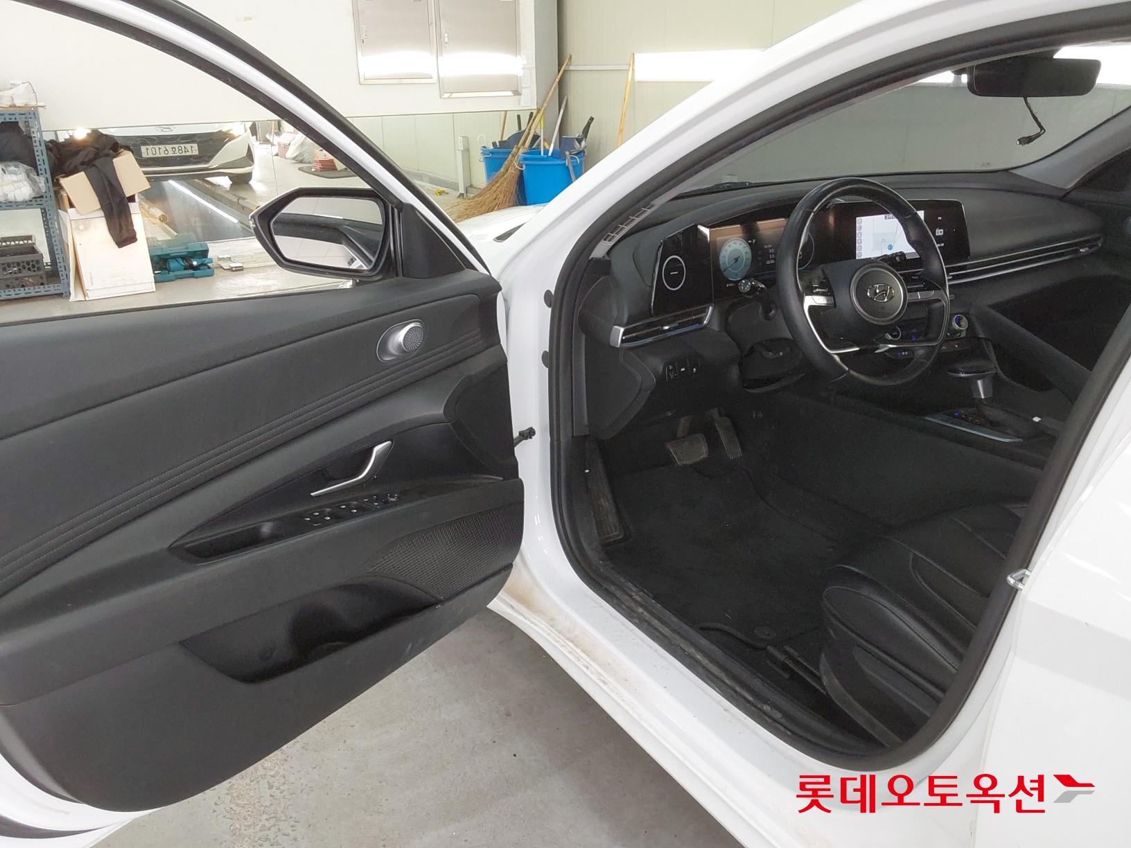 2021 - Hyundai AVANTE