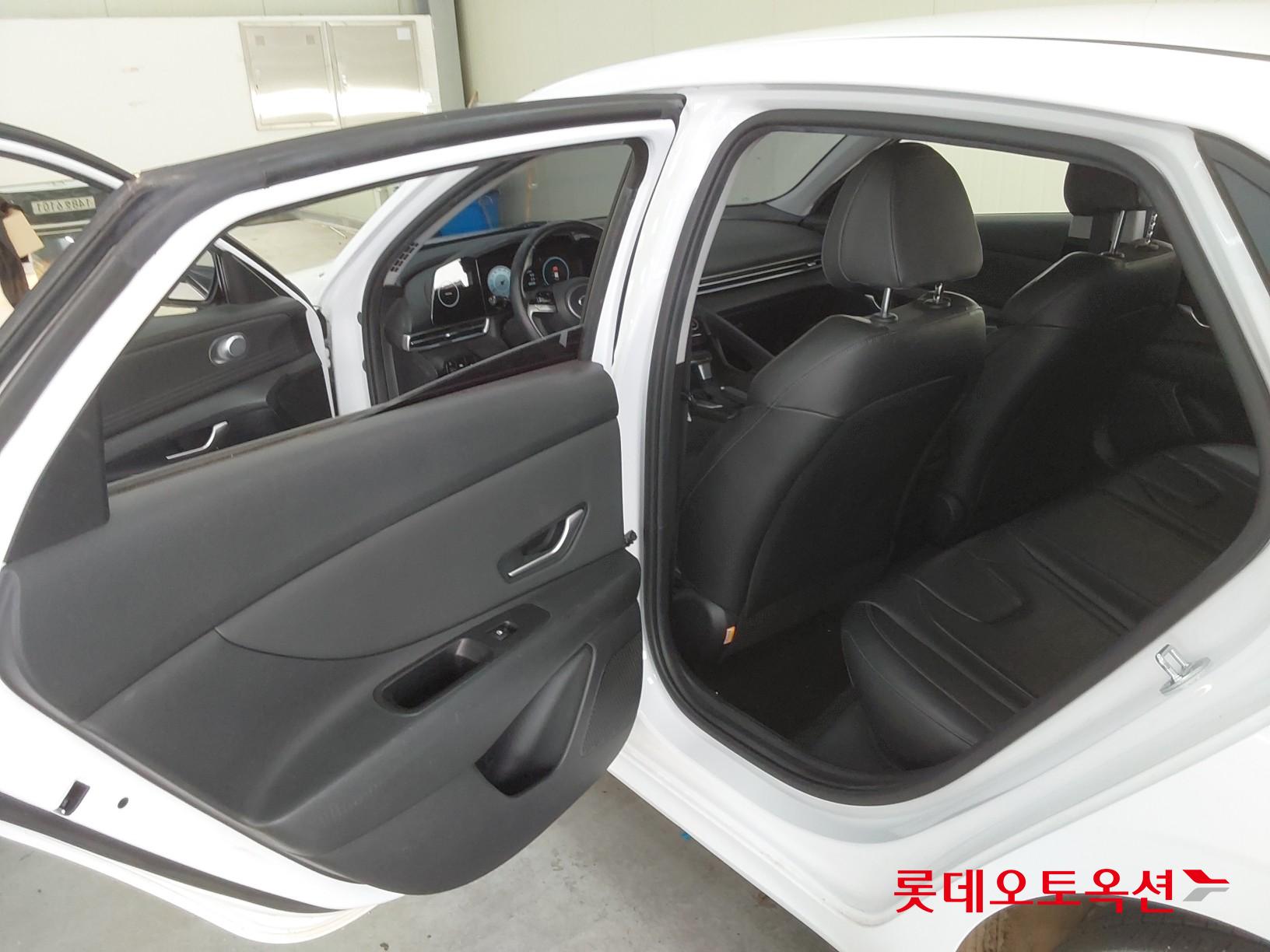 2021 - Hyundai AVANTE