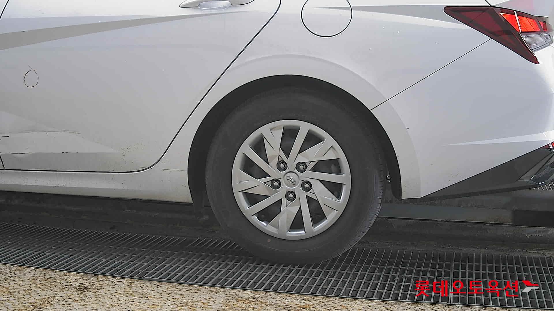 هيونداي إلانترا 2022 - صورة 26