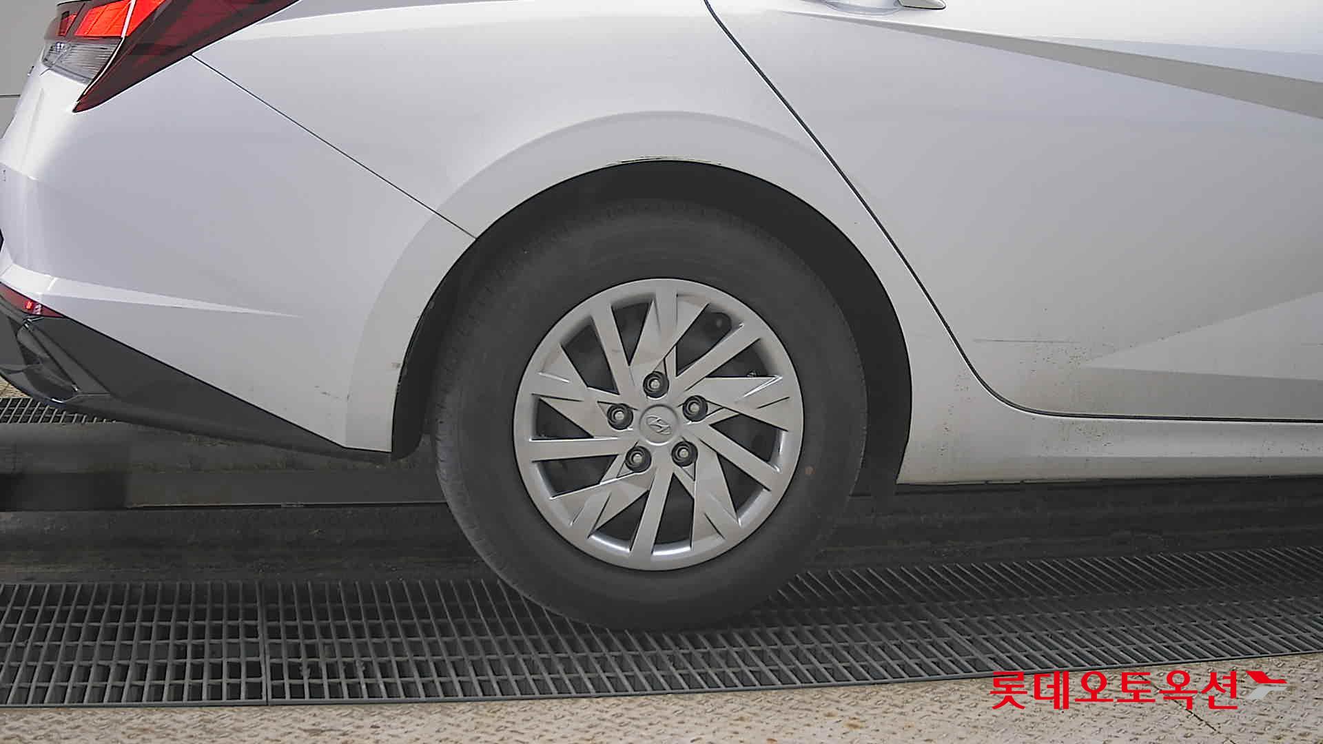 هيونداي إلانترا 2022 - صورة 28