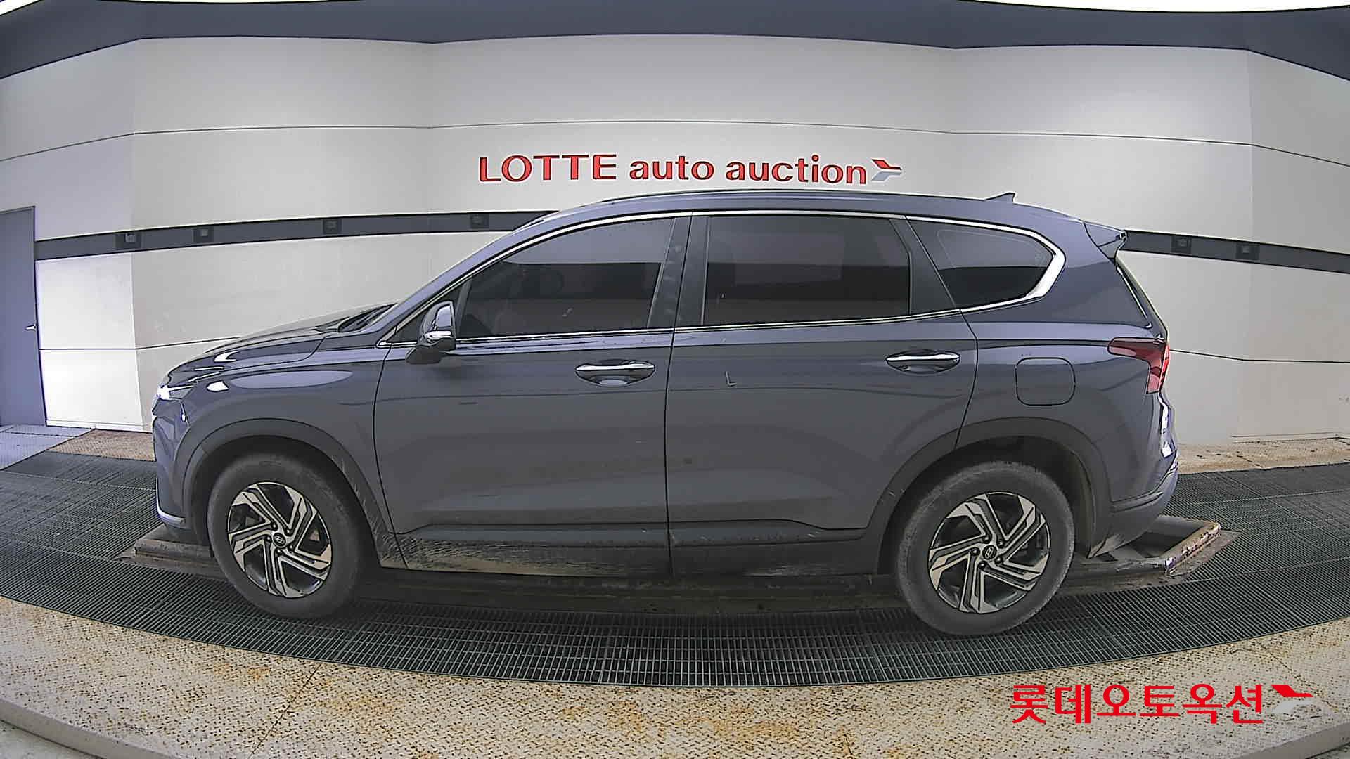 Hyundai Santa Fe 2021 - Image 13