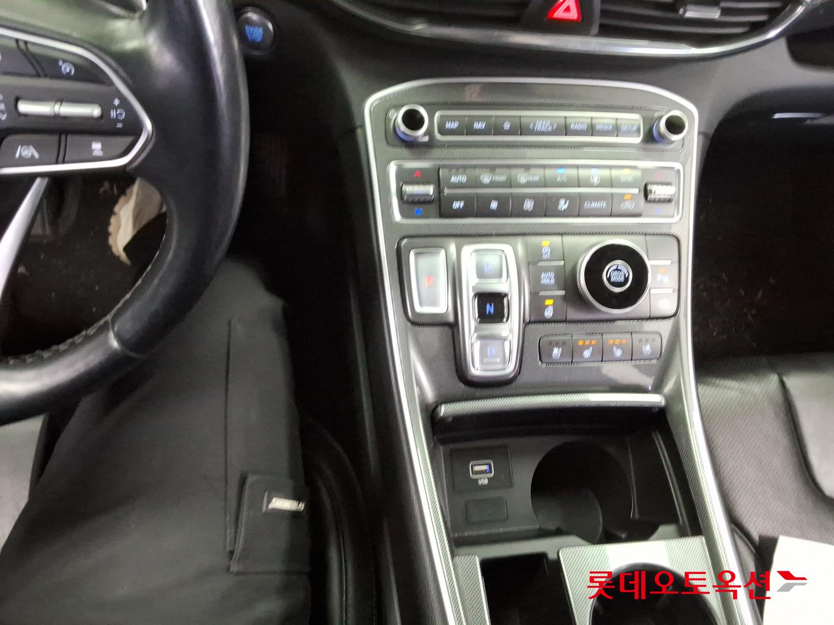 Hyundai Santa Fe 2021 - Image 34