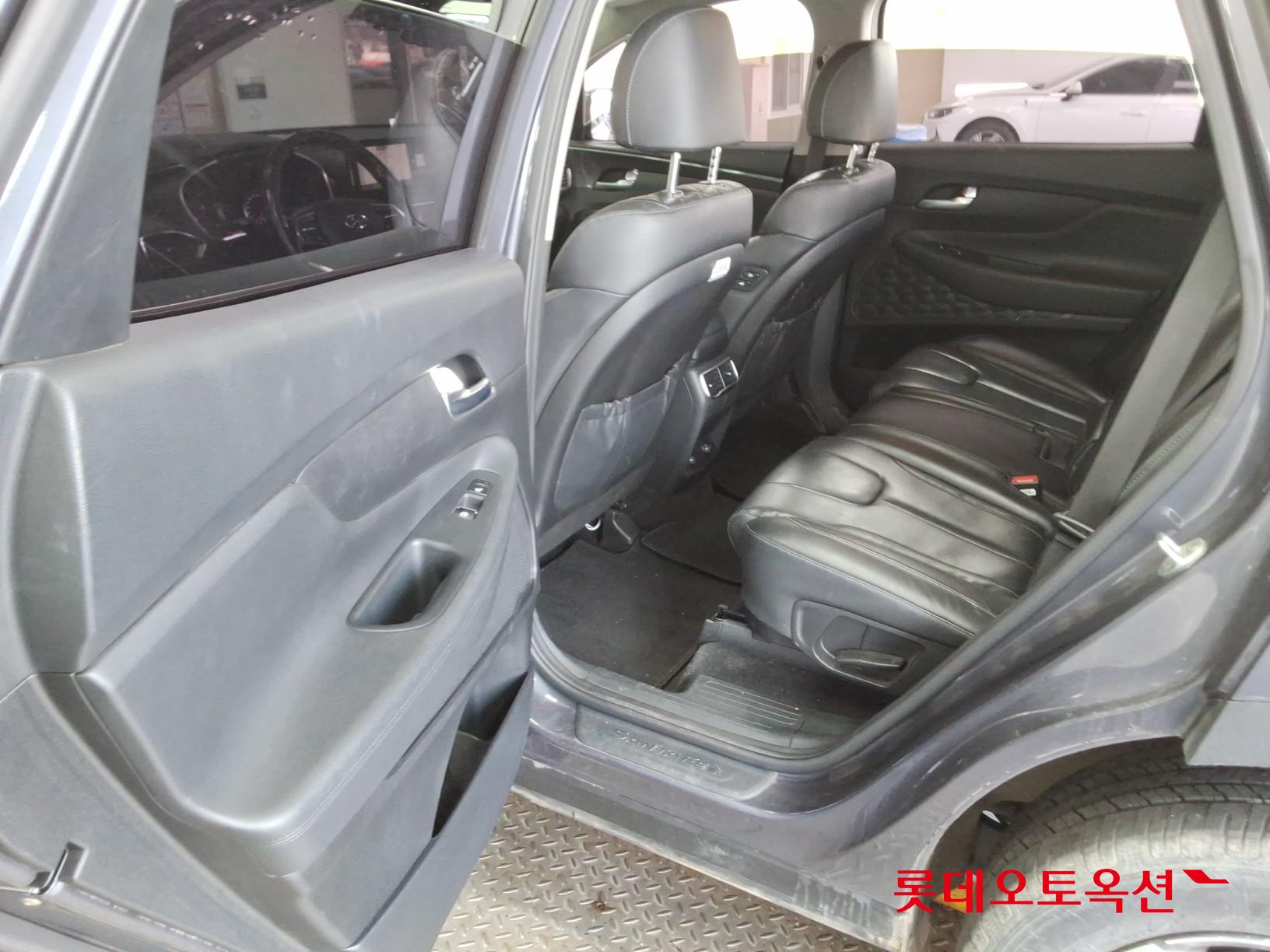 Hyundai Santa Fe 2021 - Image 37