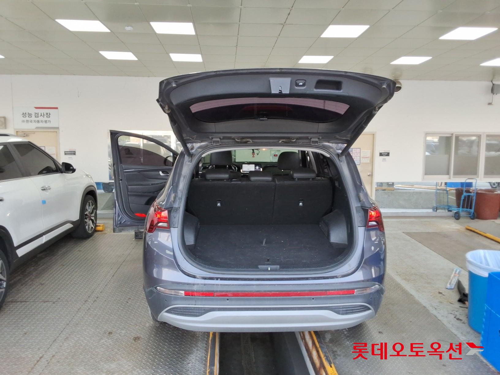 Hyundai Santa Fe 2021 - Image 38