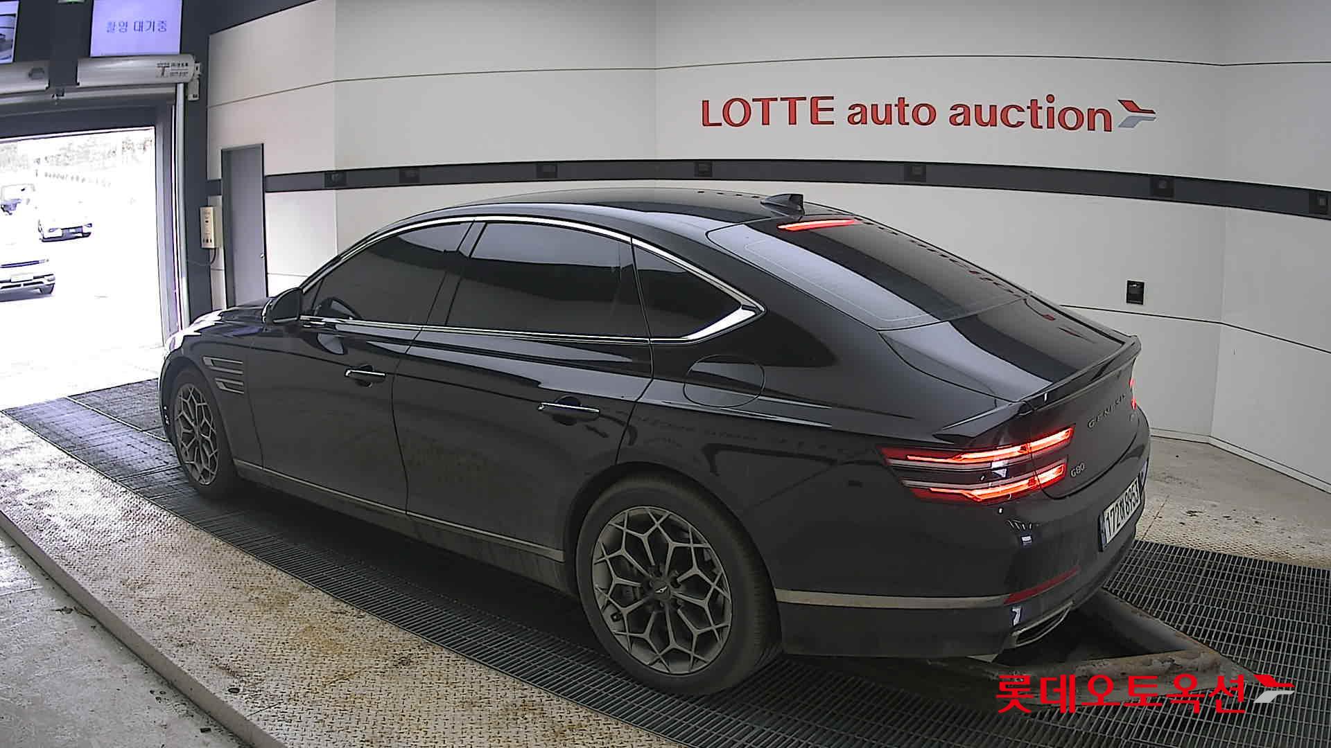 2023 - Genesis G80
