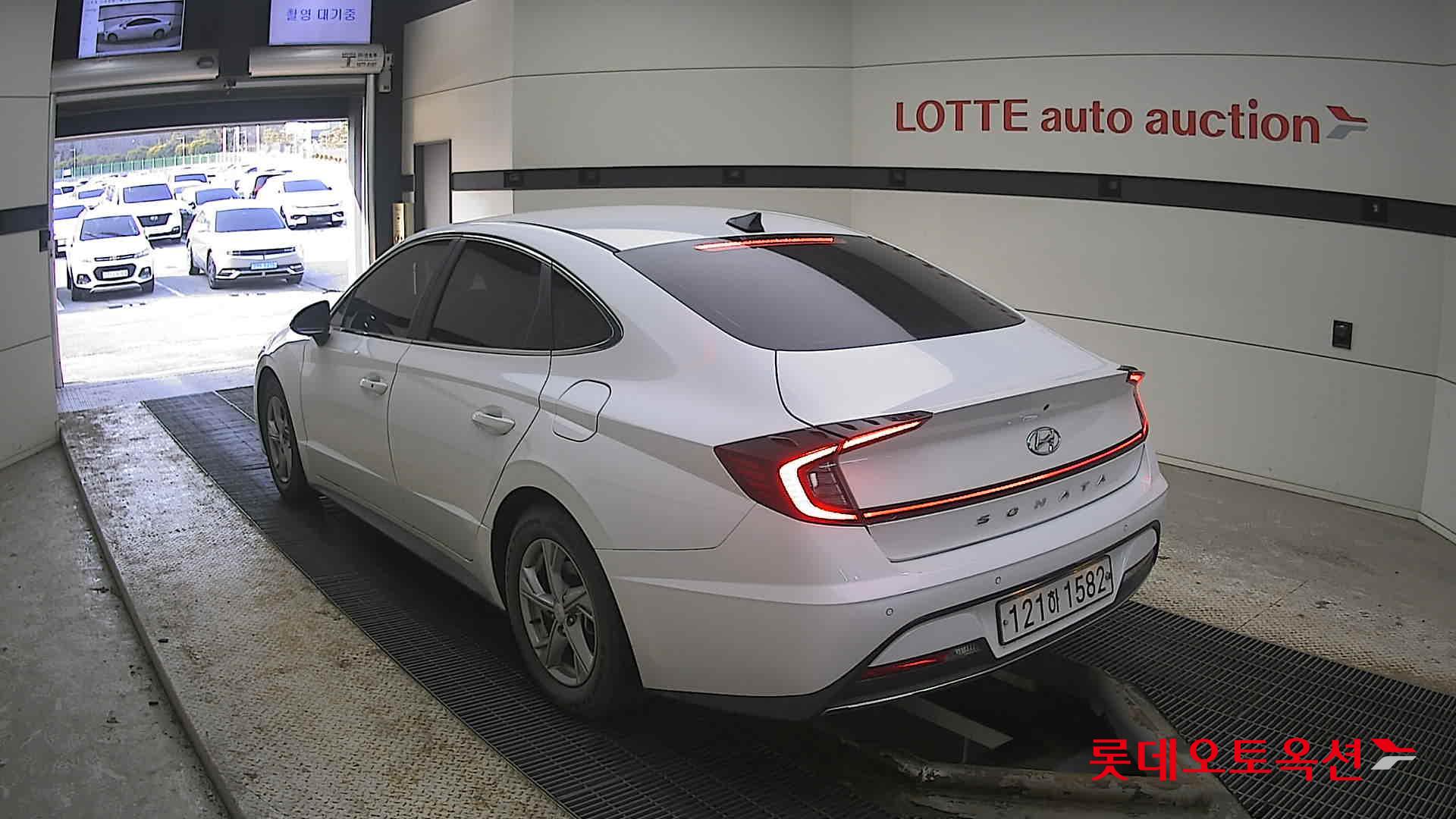 Hyundai Sonata 2021 - Image 4