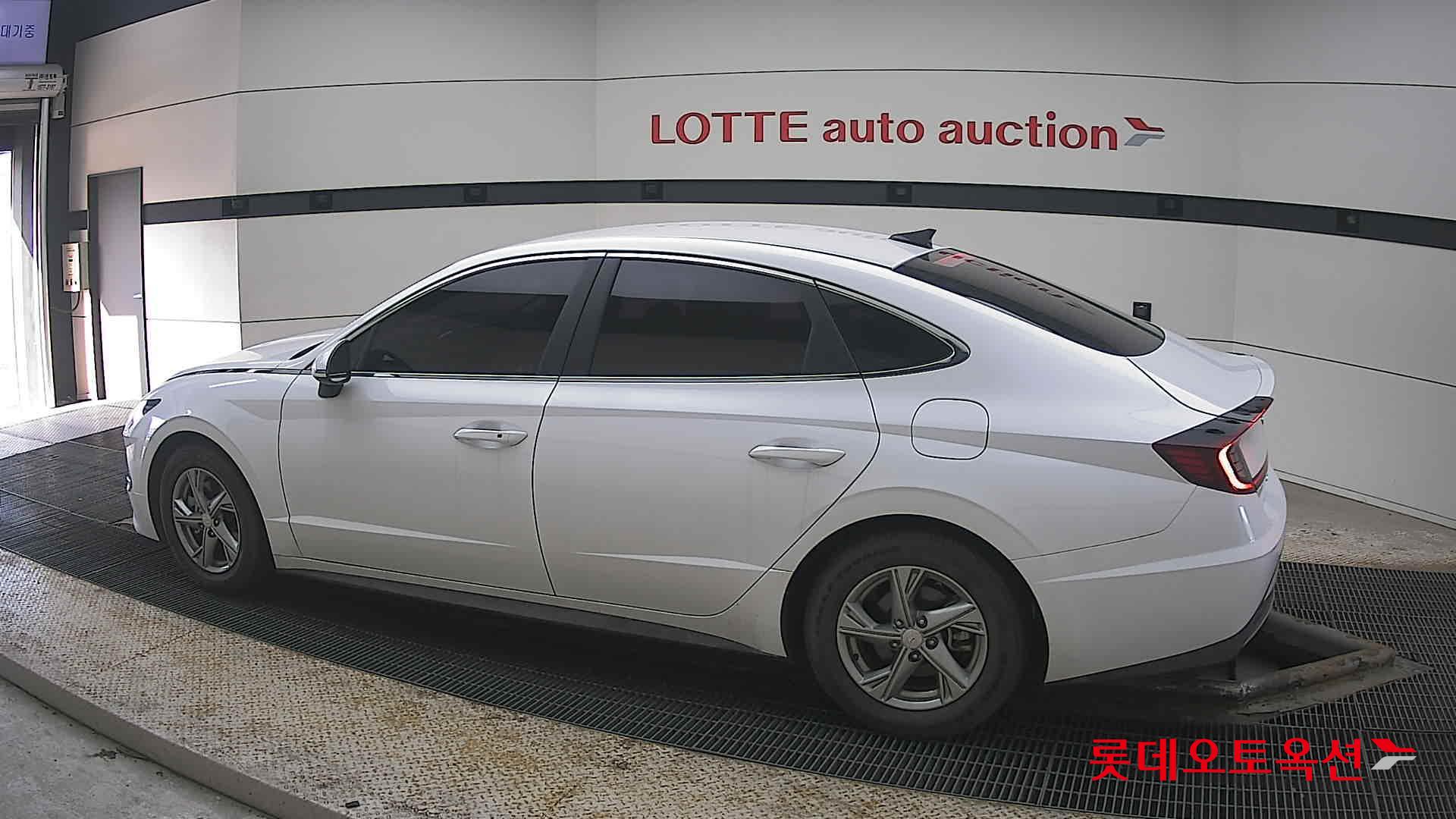 Hyundai Sonata 2021 - Image 14