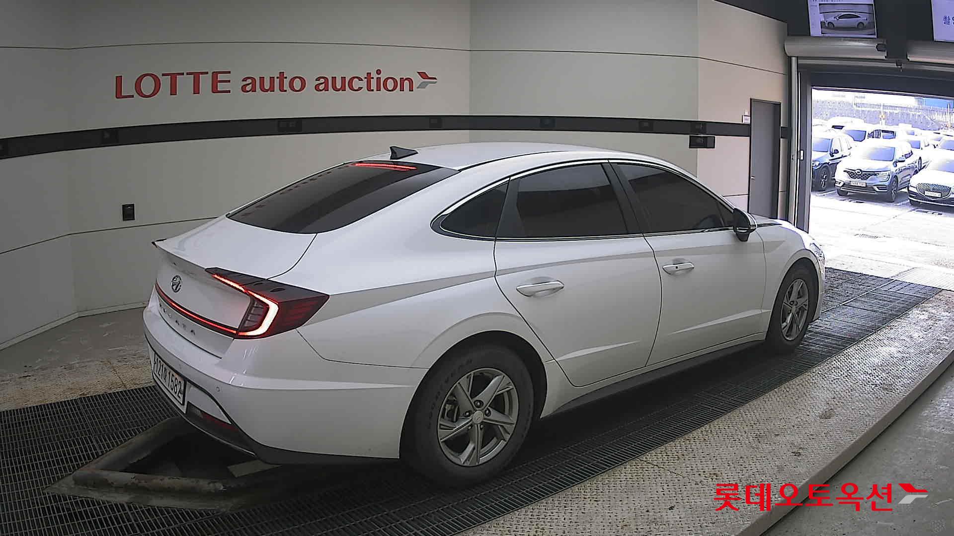 Hyundai Sonata 2021 - Image 19