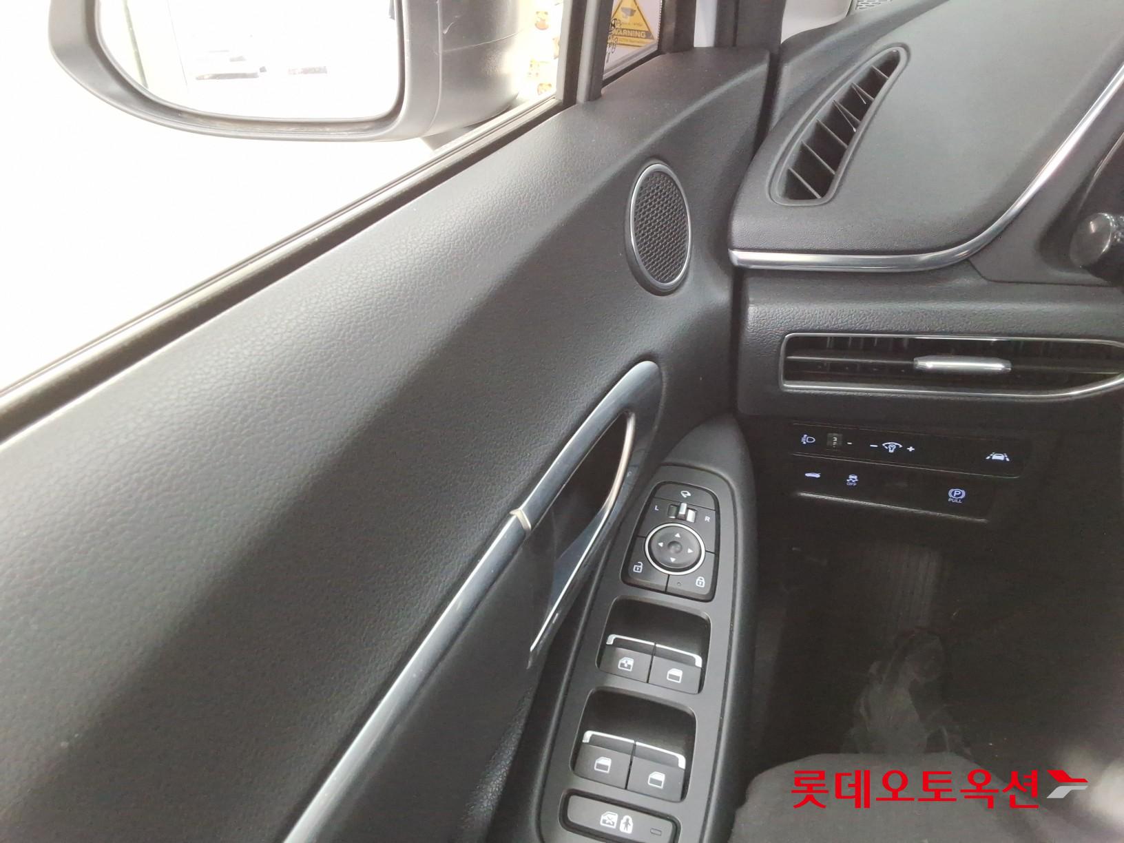 Hyundai Sonata 2021 - Image 29