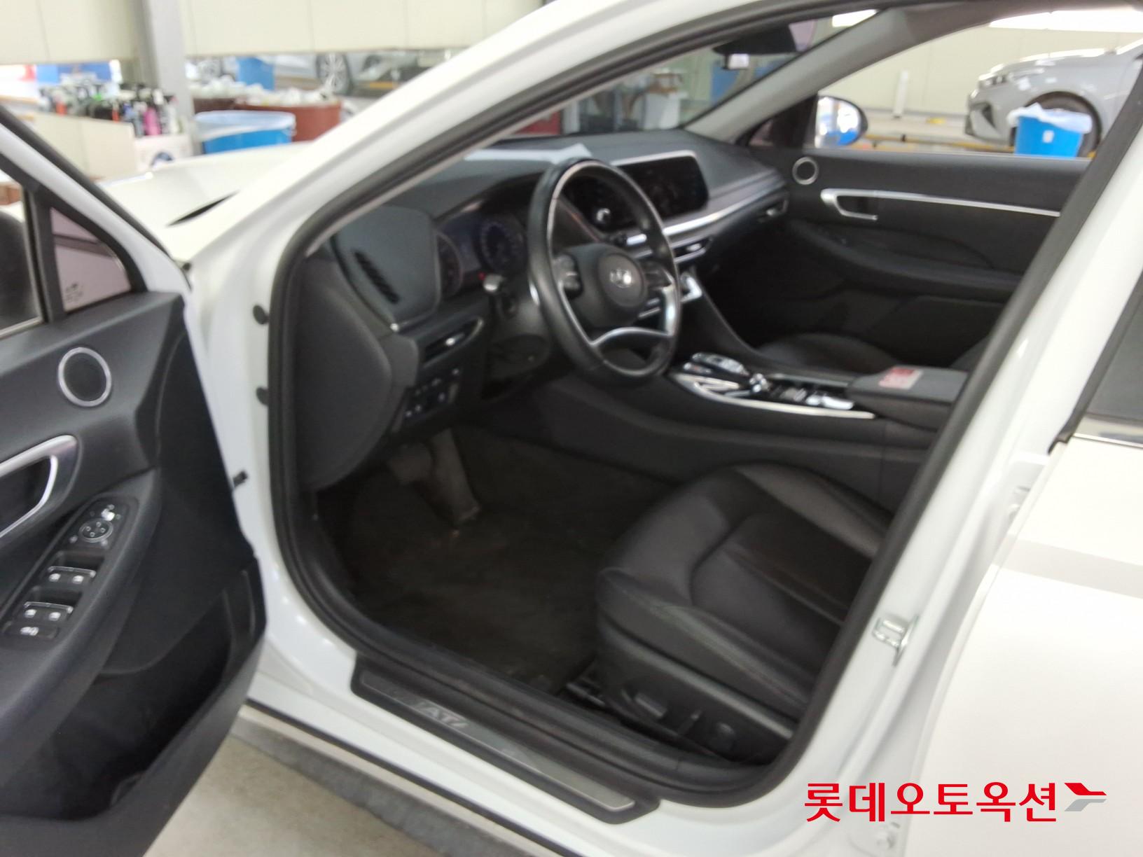 Hyundai Sonata 2021 - Image 35