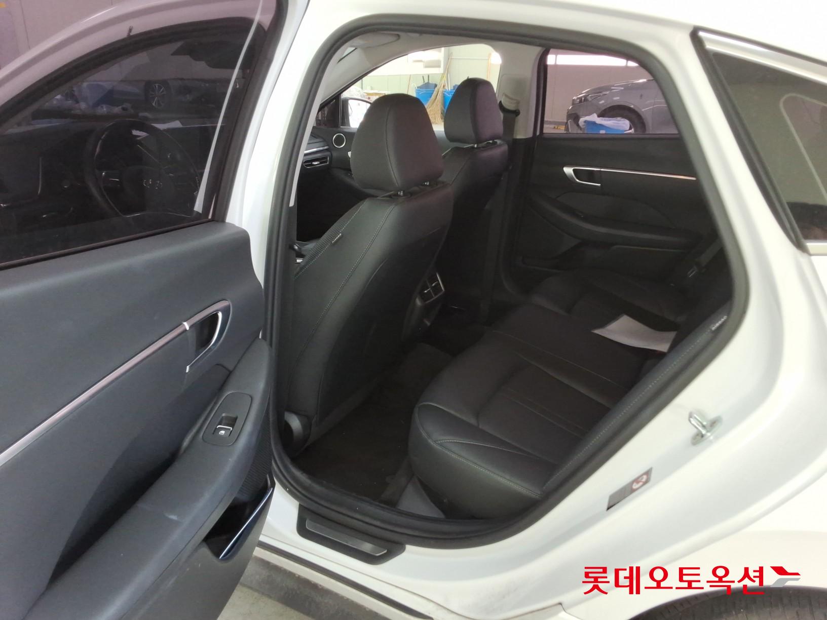 Hyundai Sonata 2021 - Image 36