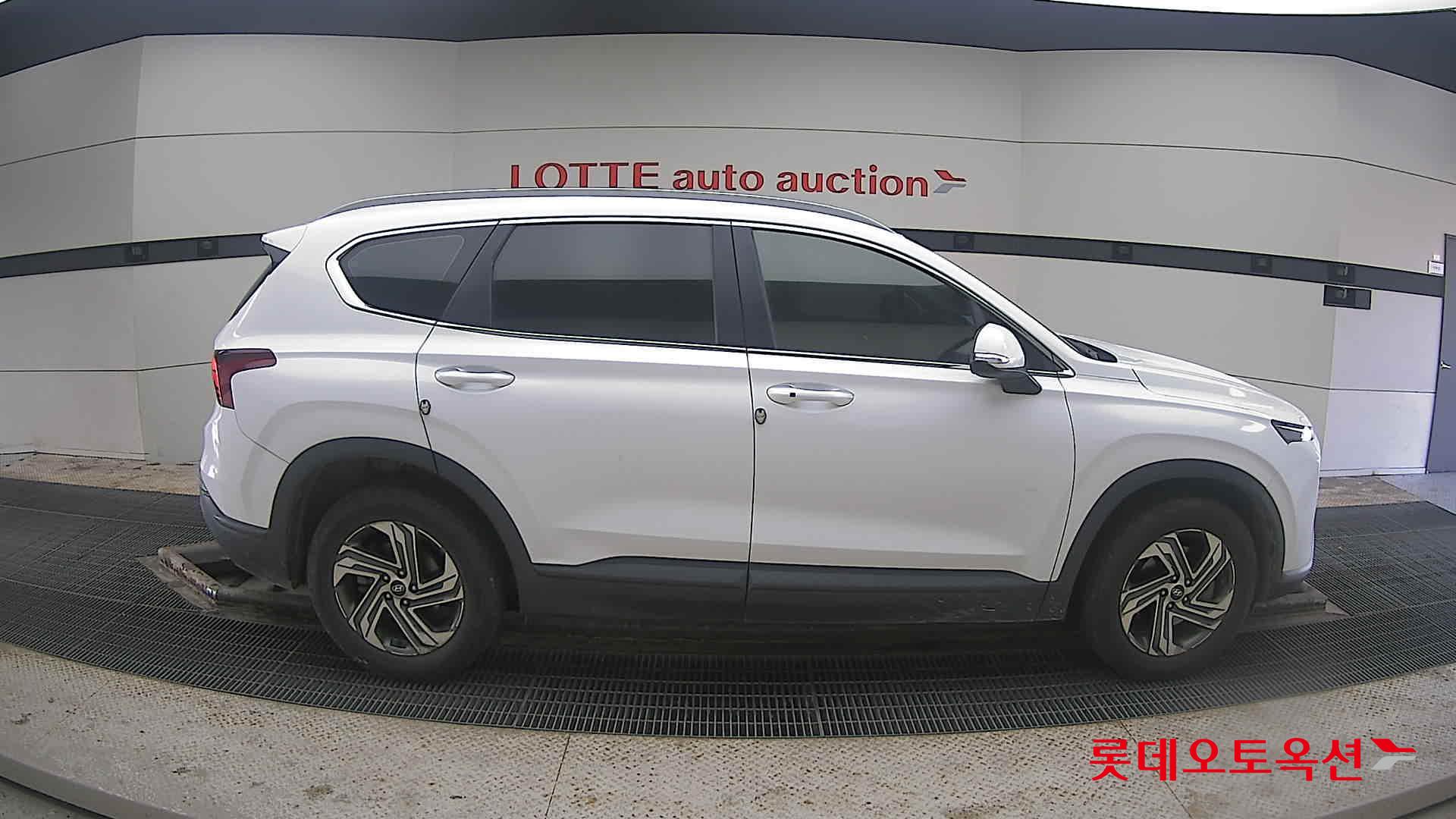 2021 - Hyundai SANTAFE