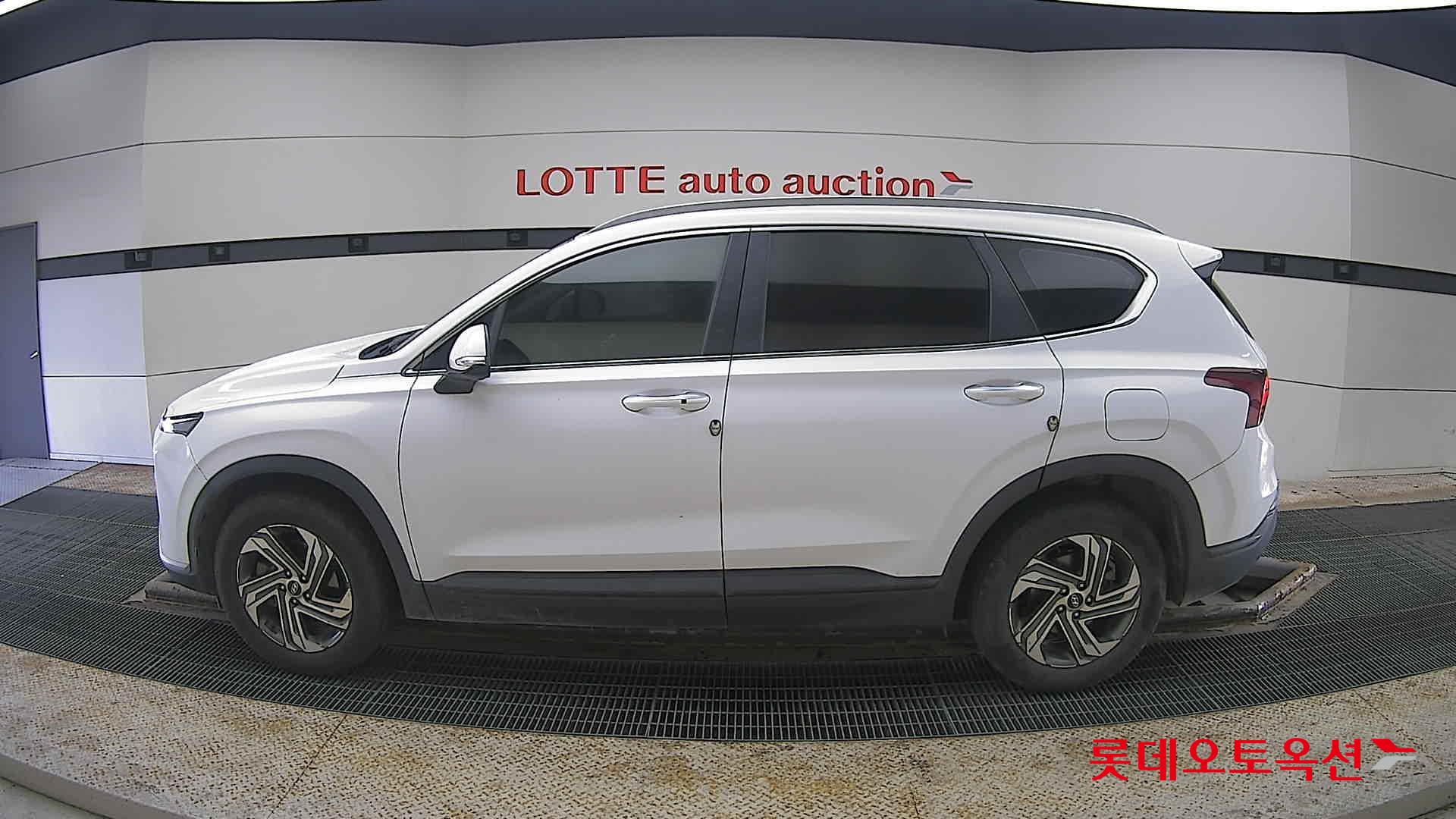 2021 - Hyundai SANTAFE