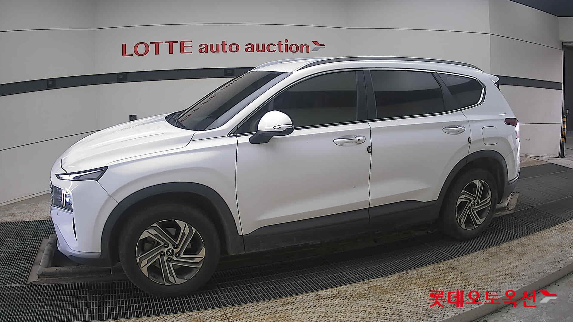 2021 - Hyundai SANTAFE