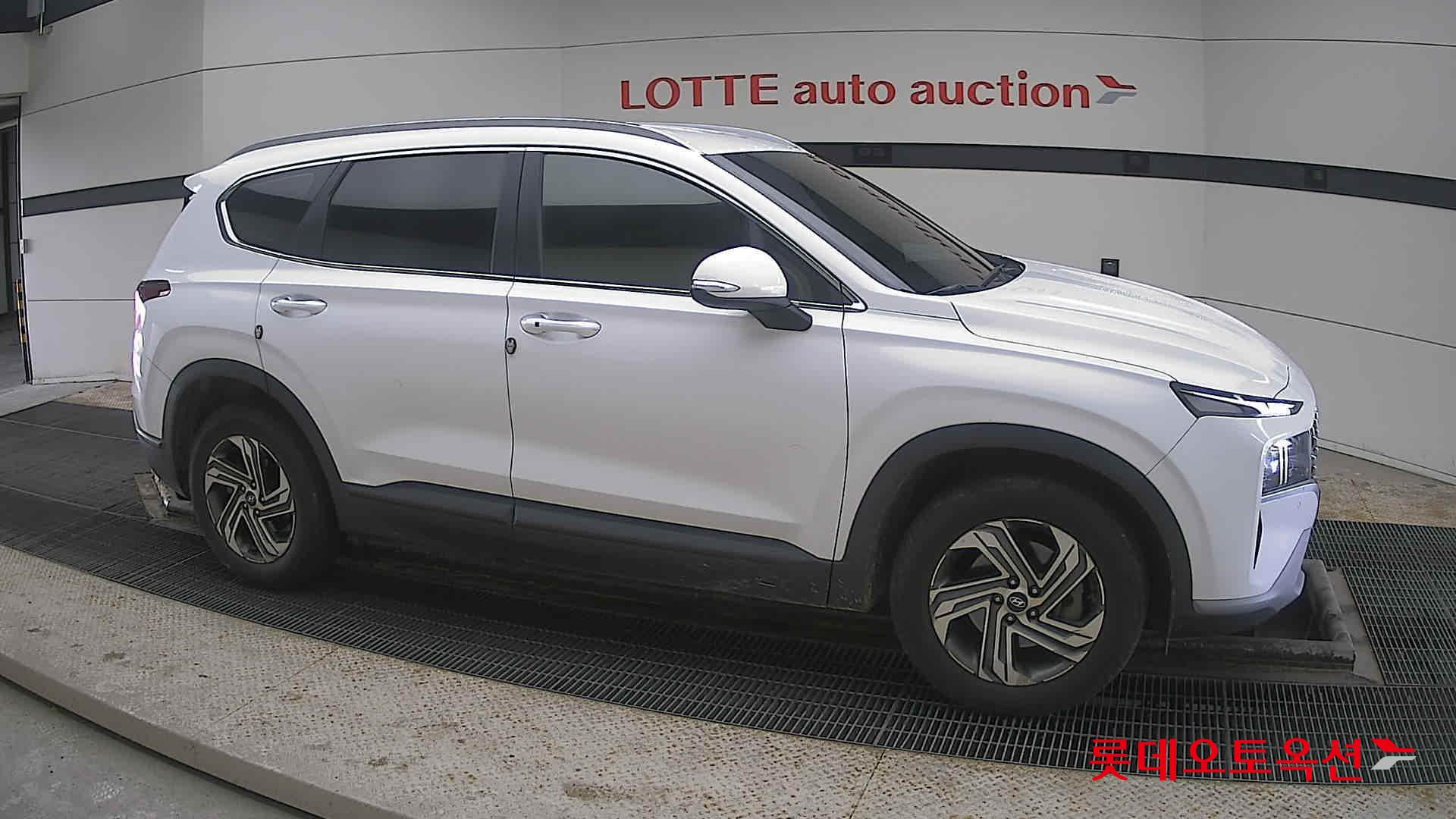 2021 - Hyundai SANTAFE