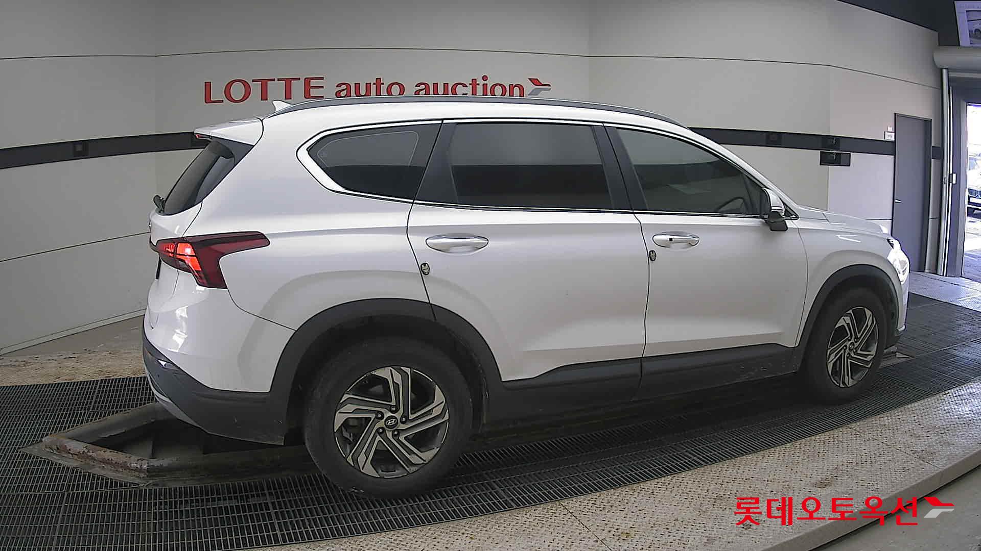 2021 - Hyundai SANTAFE