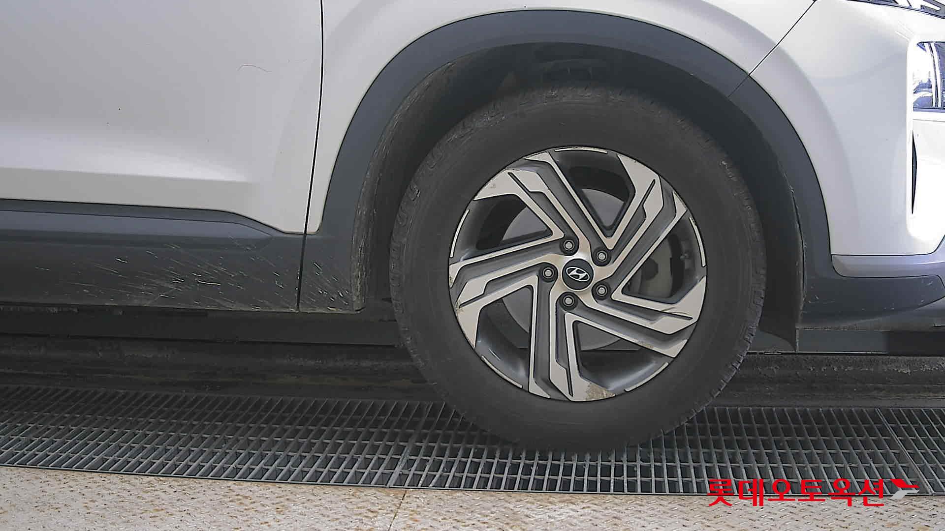 2021 - Hyundai SANTAFE