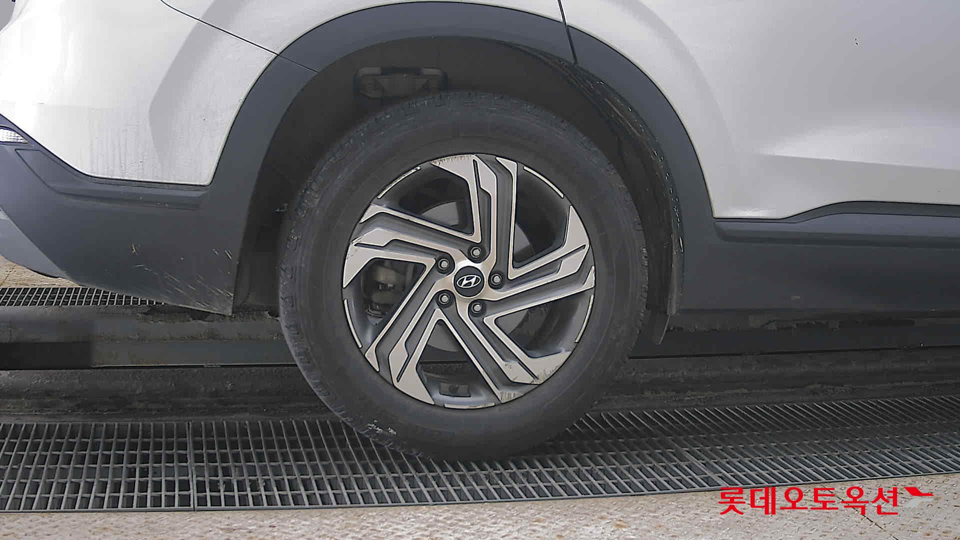 2021 - Hyundai SANTAFE