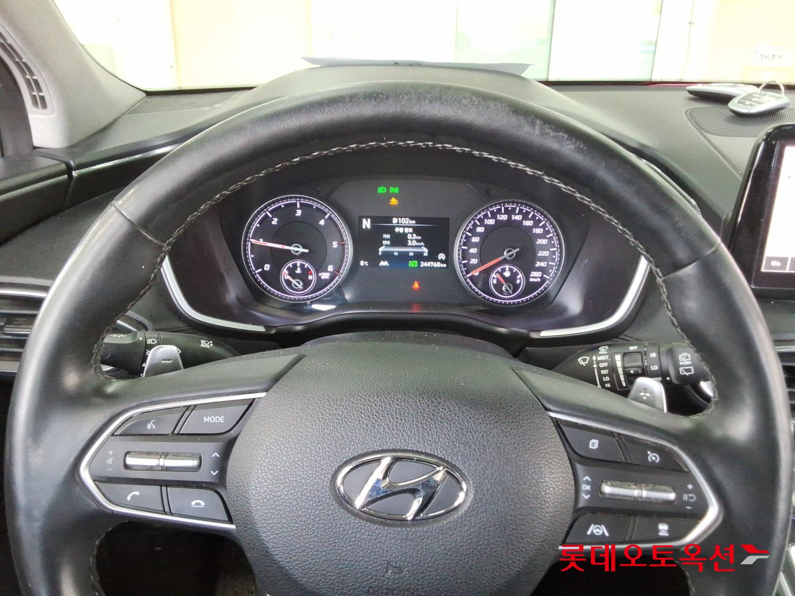 2021 - Hyundai SANTAFE