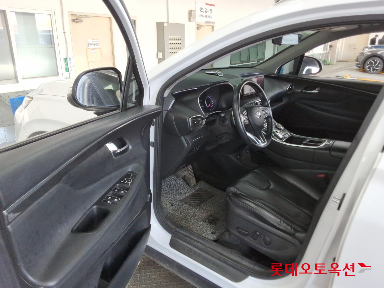 2021 - Hyundai SANTAFE