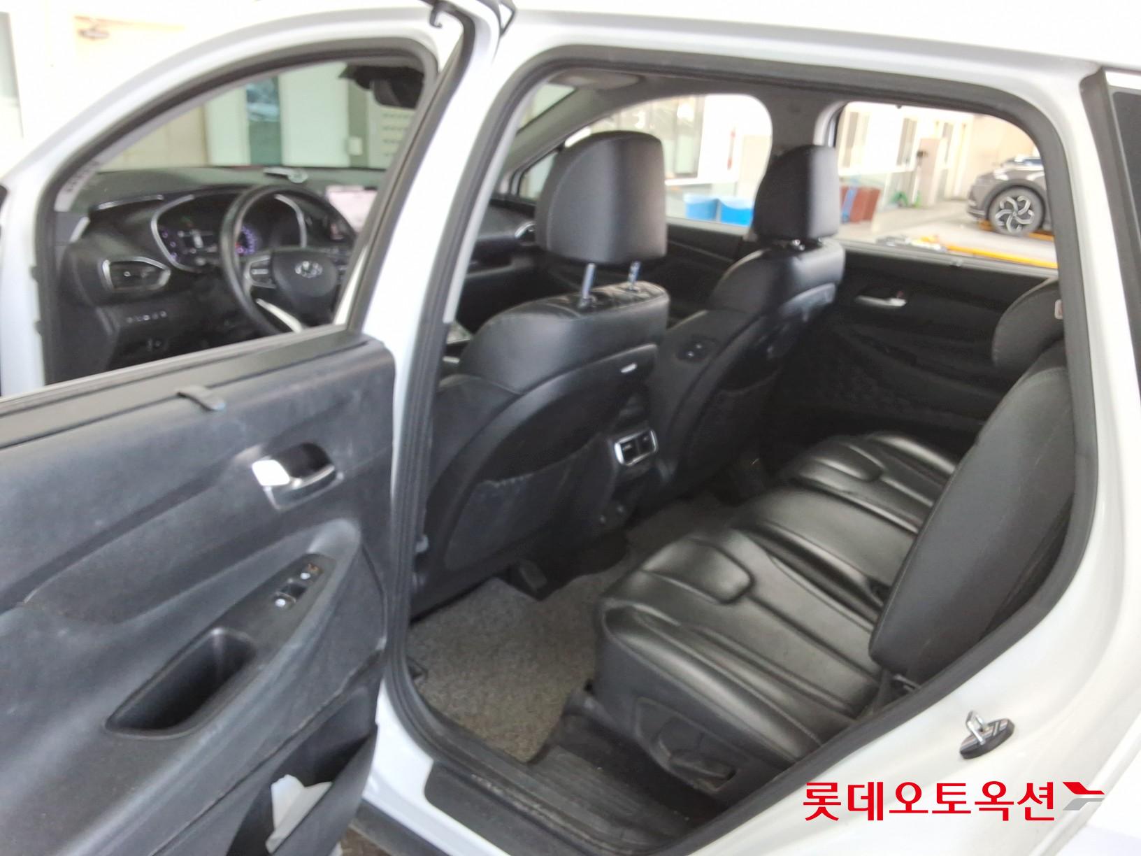 2021 - Hyundai SANTAFE