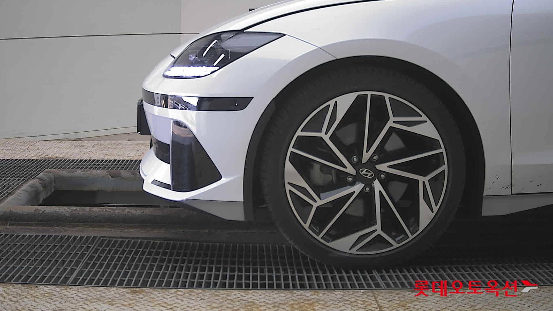 Hyundai Ioniq 6 2023 - Image 25