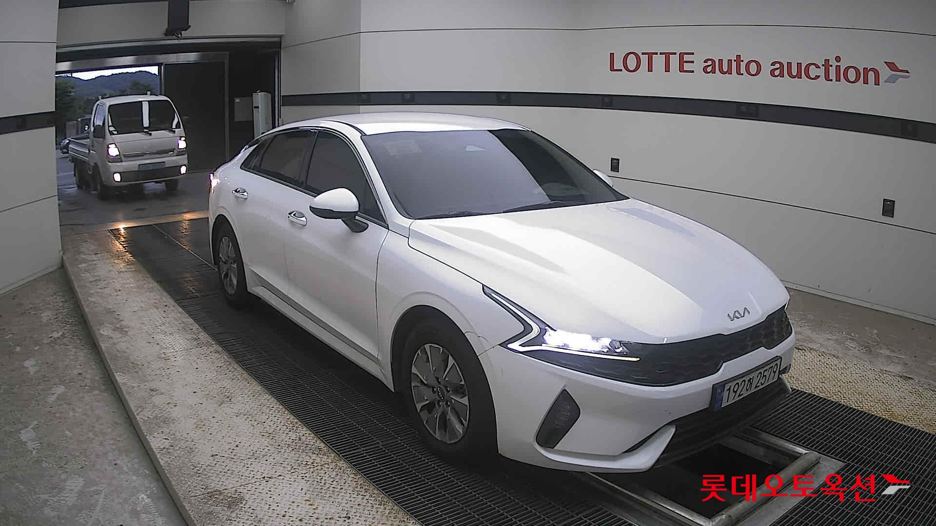 2023 - kia k5