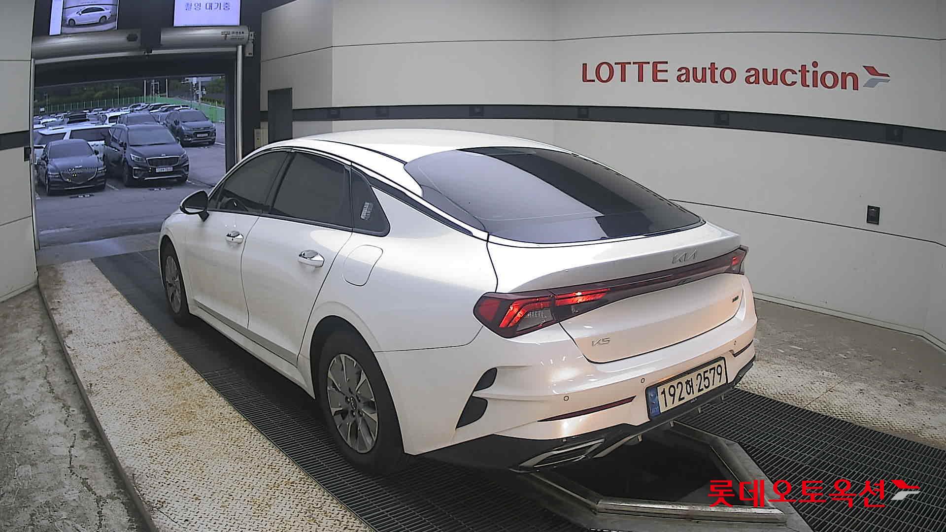 2023 - kia k5