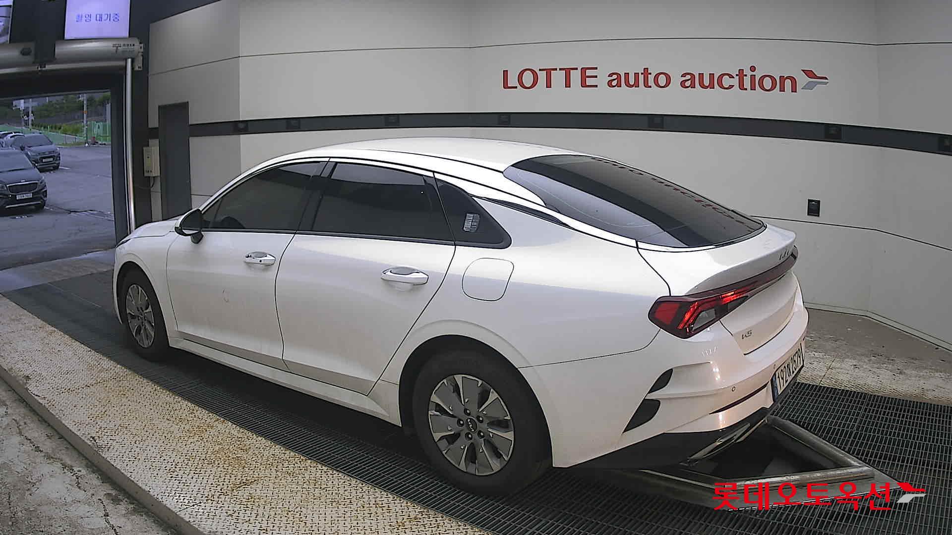 2023 - kia k5
