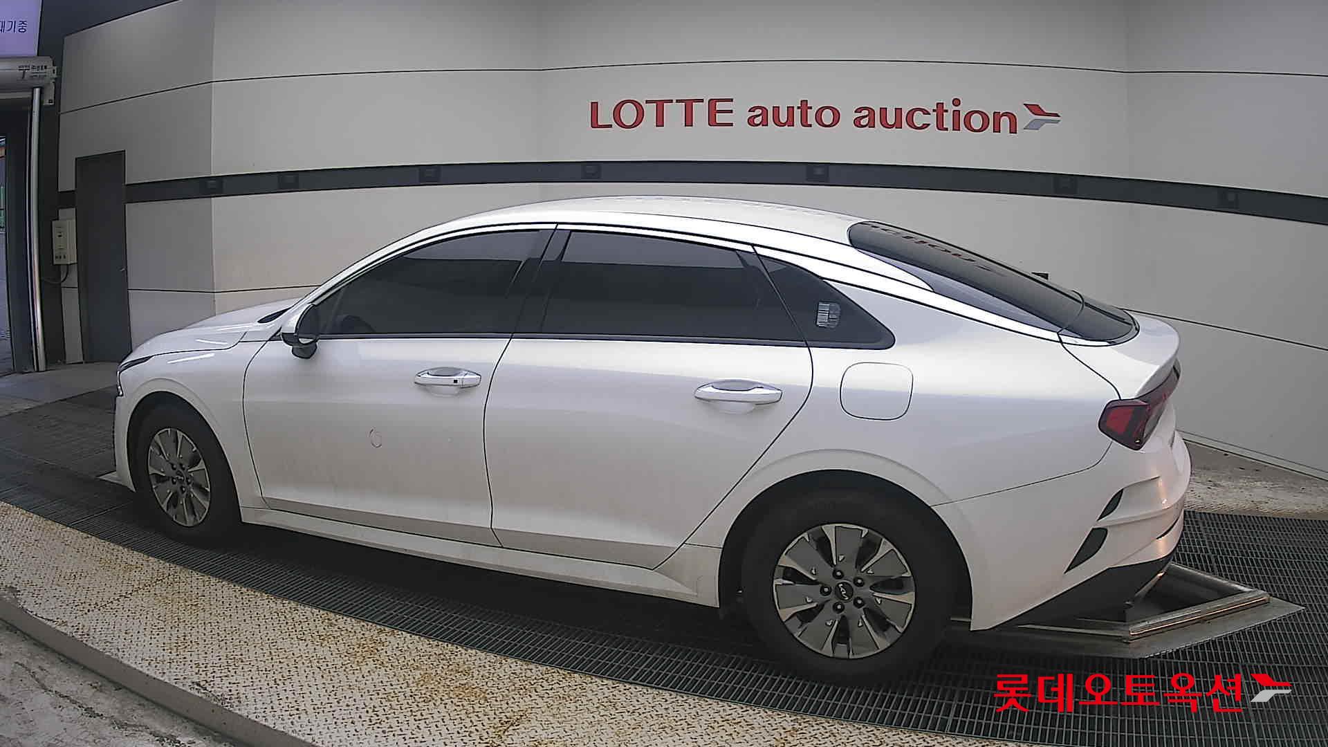 2023 - kia k5