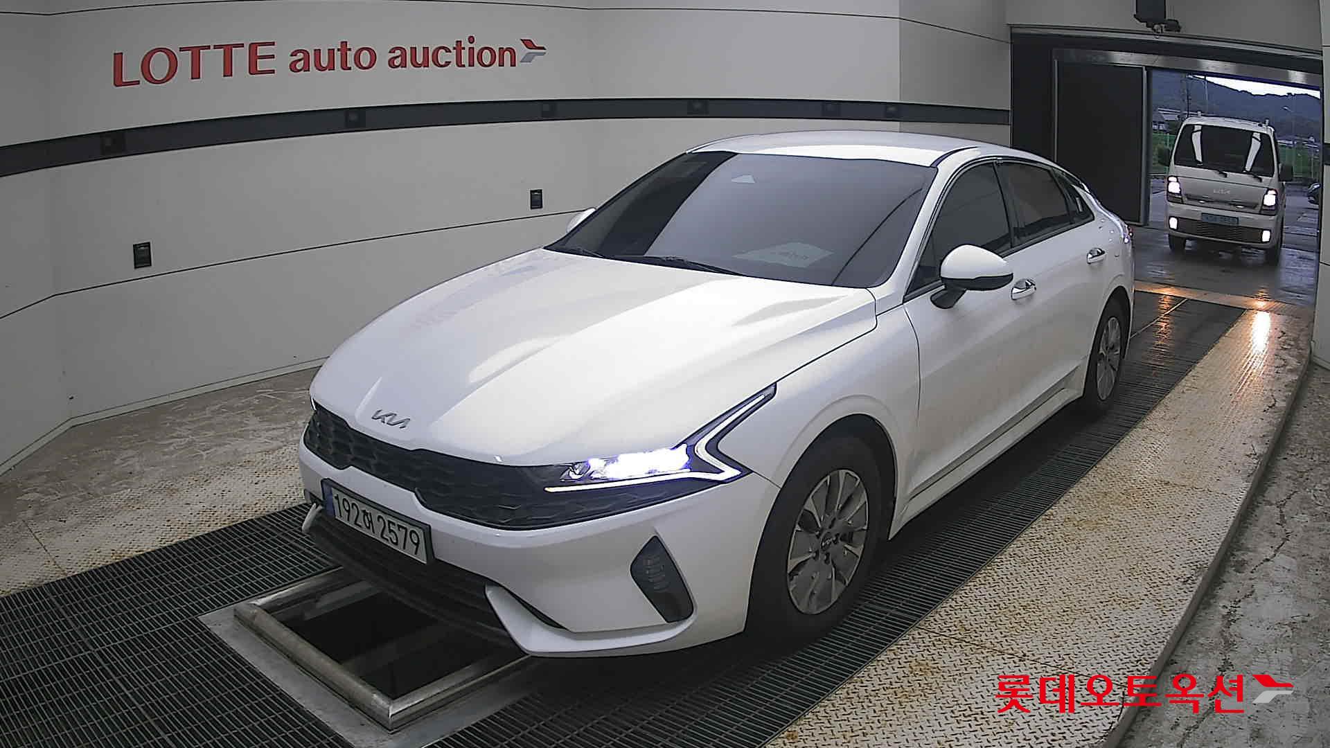2023 - kia k5