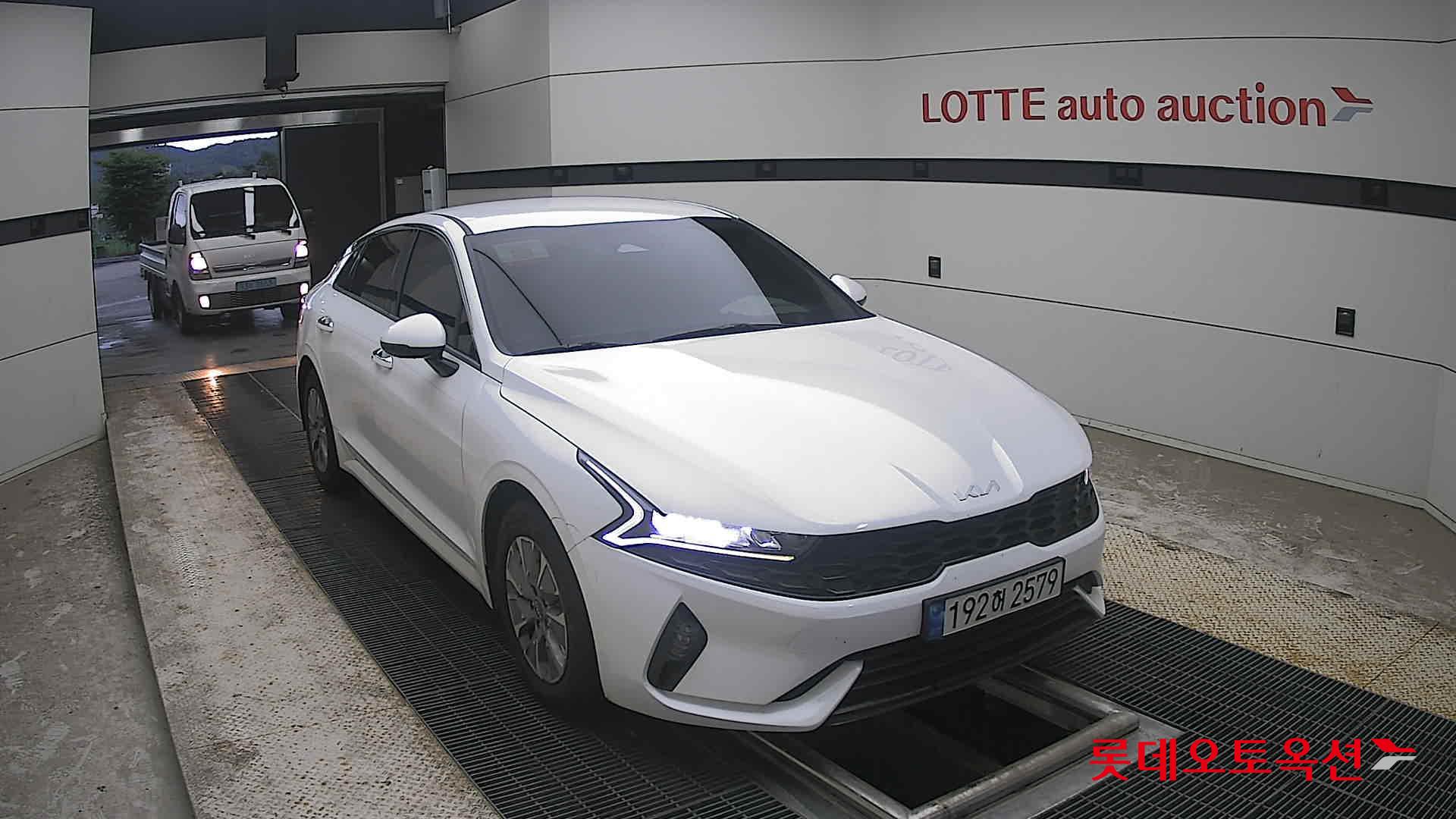 2023 - kia k5