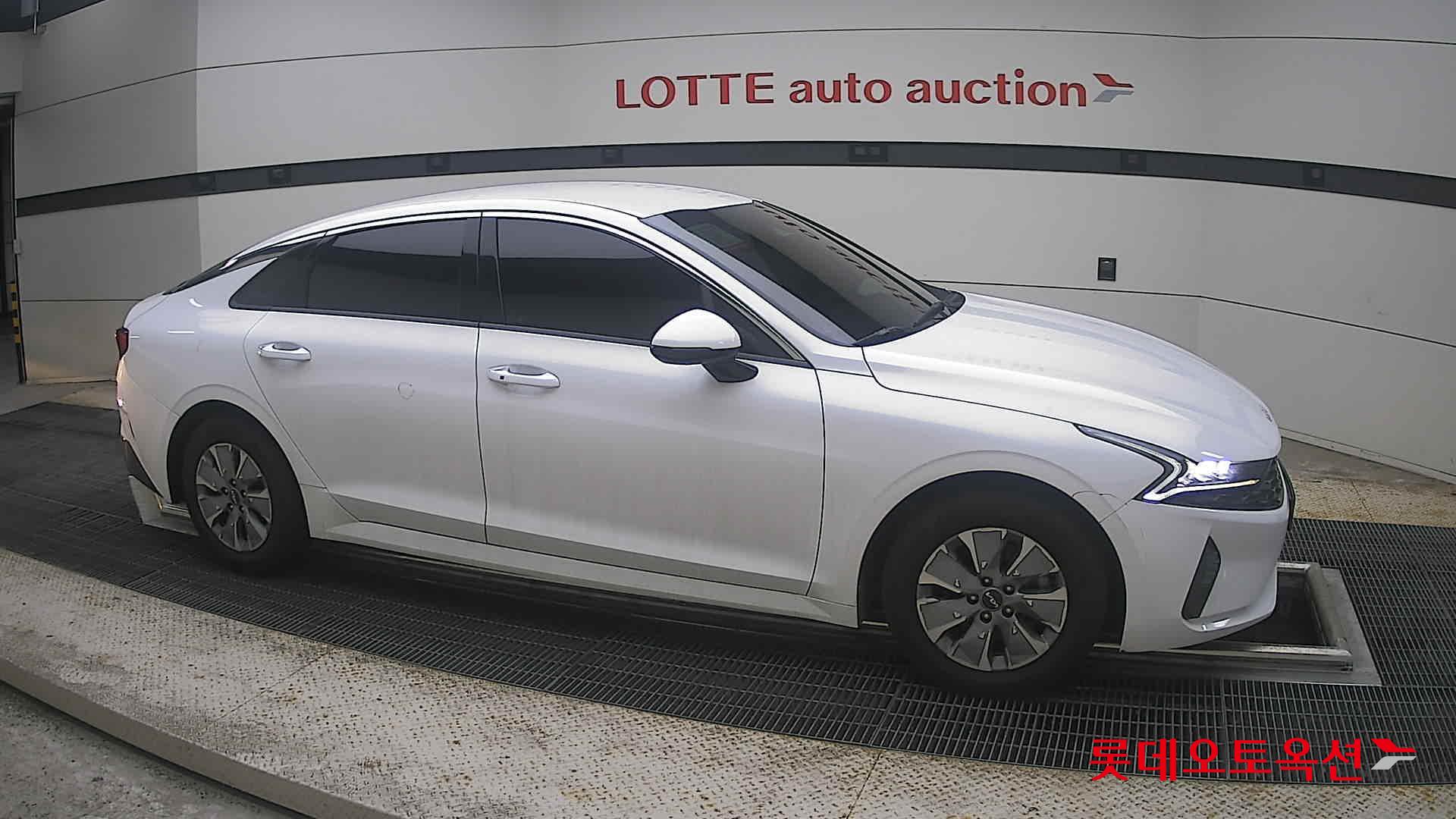 2023 - kia k5