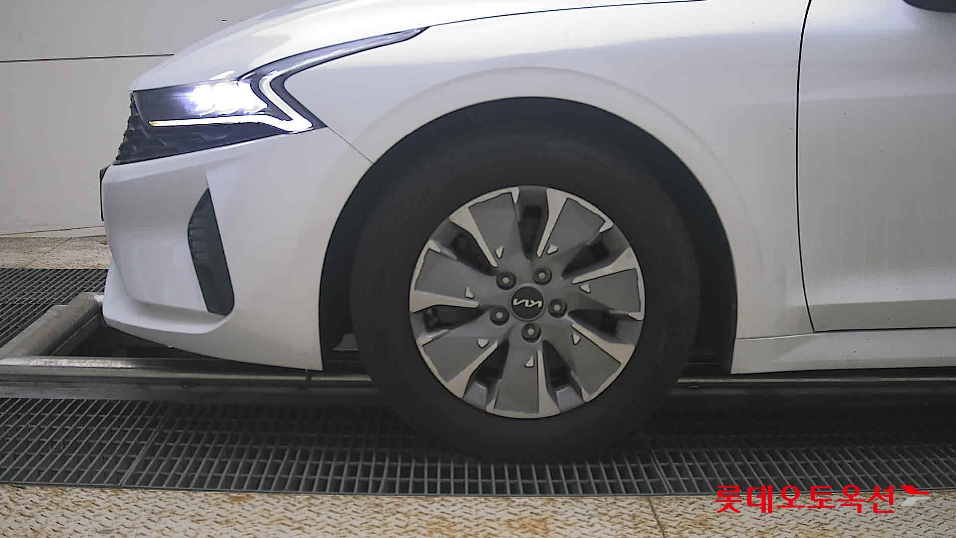 2023 - kia k5