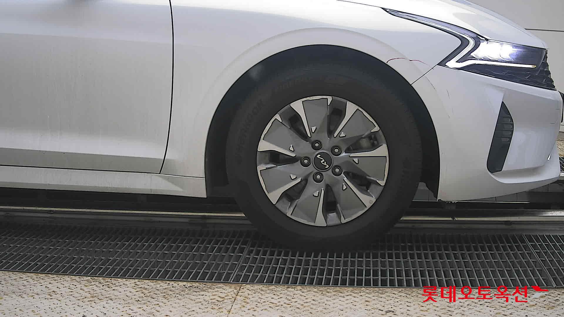2023 - kia k5