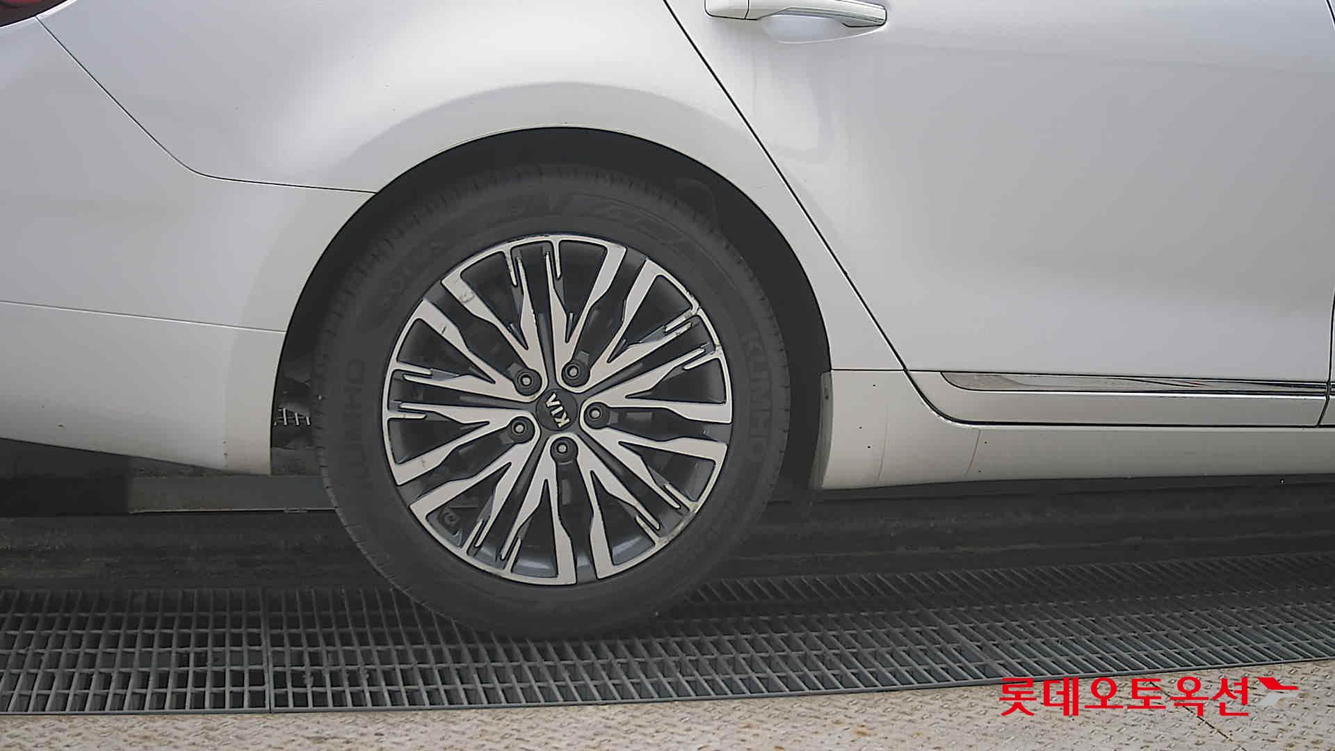 Kia K7 2020 - Image 28