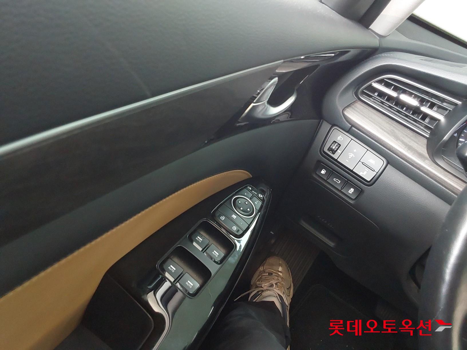 Kia K7 2020 - Image 29