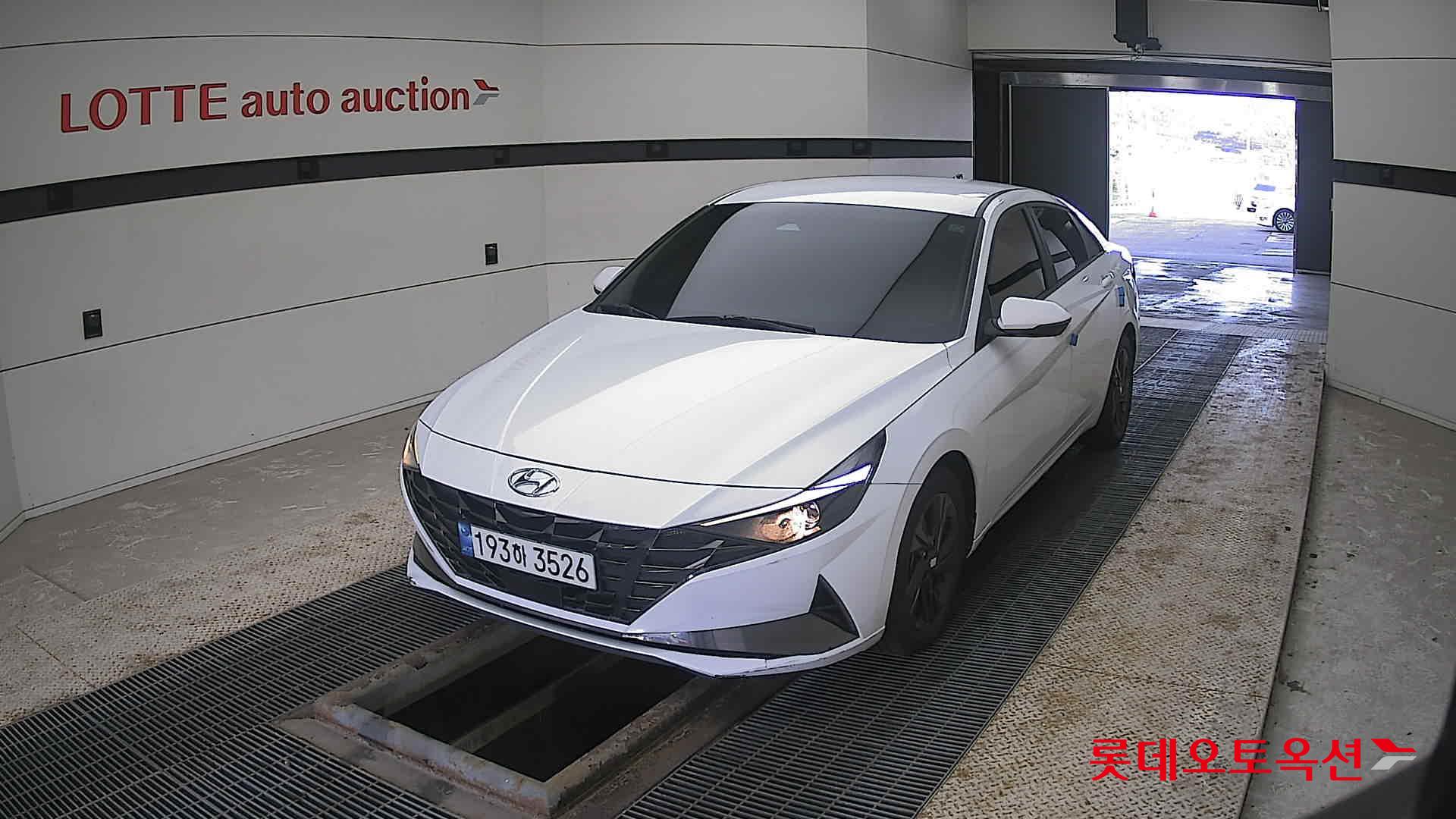 Hyundai Elantra 2022 - Image 10